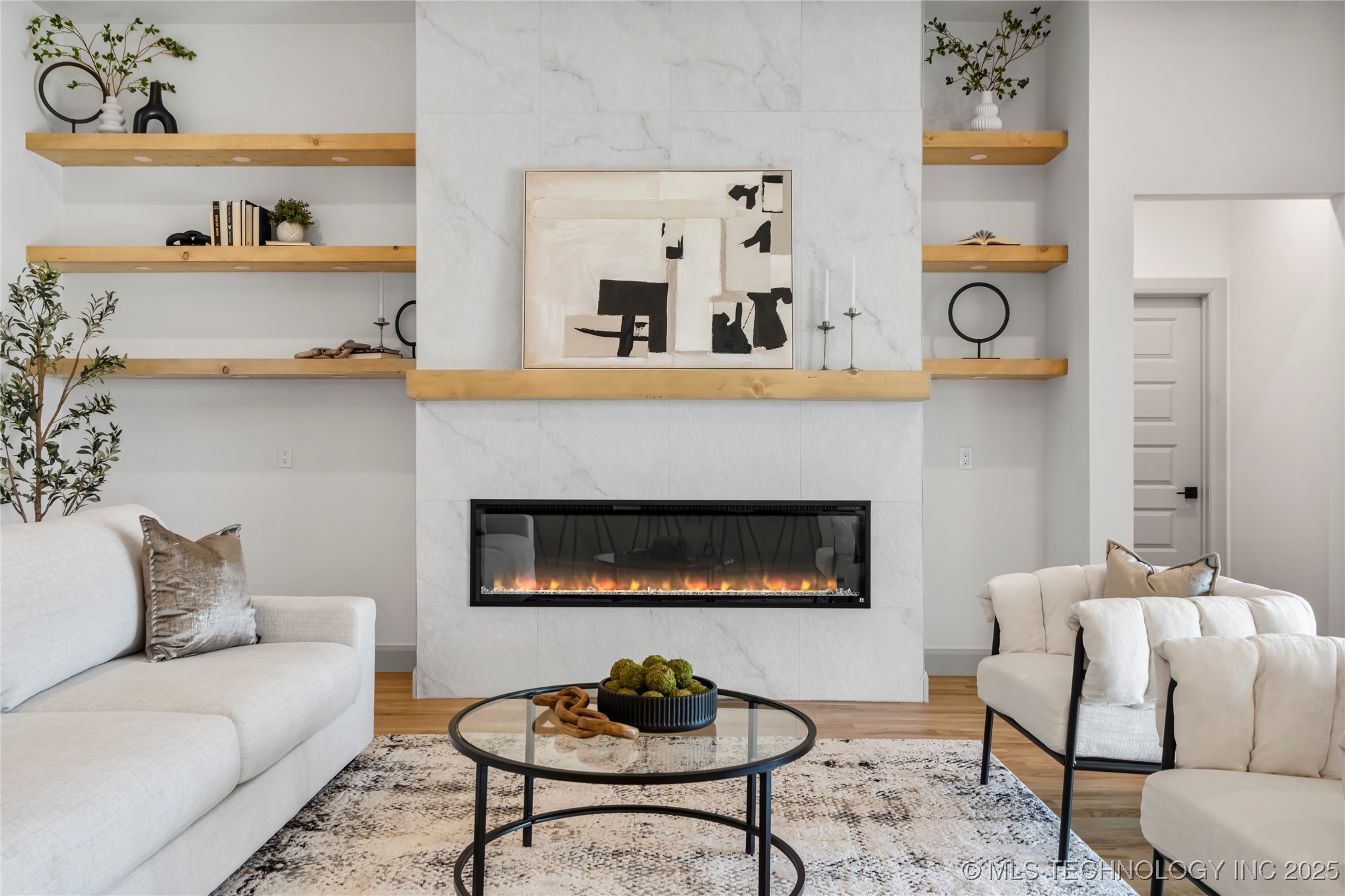 3709 W Delmar Street