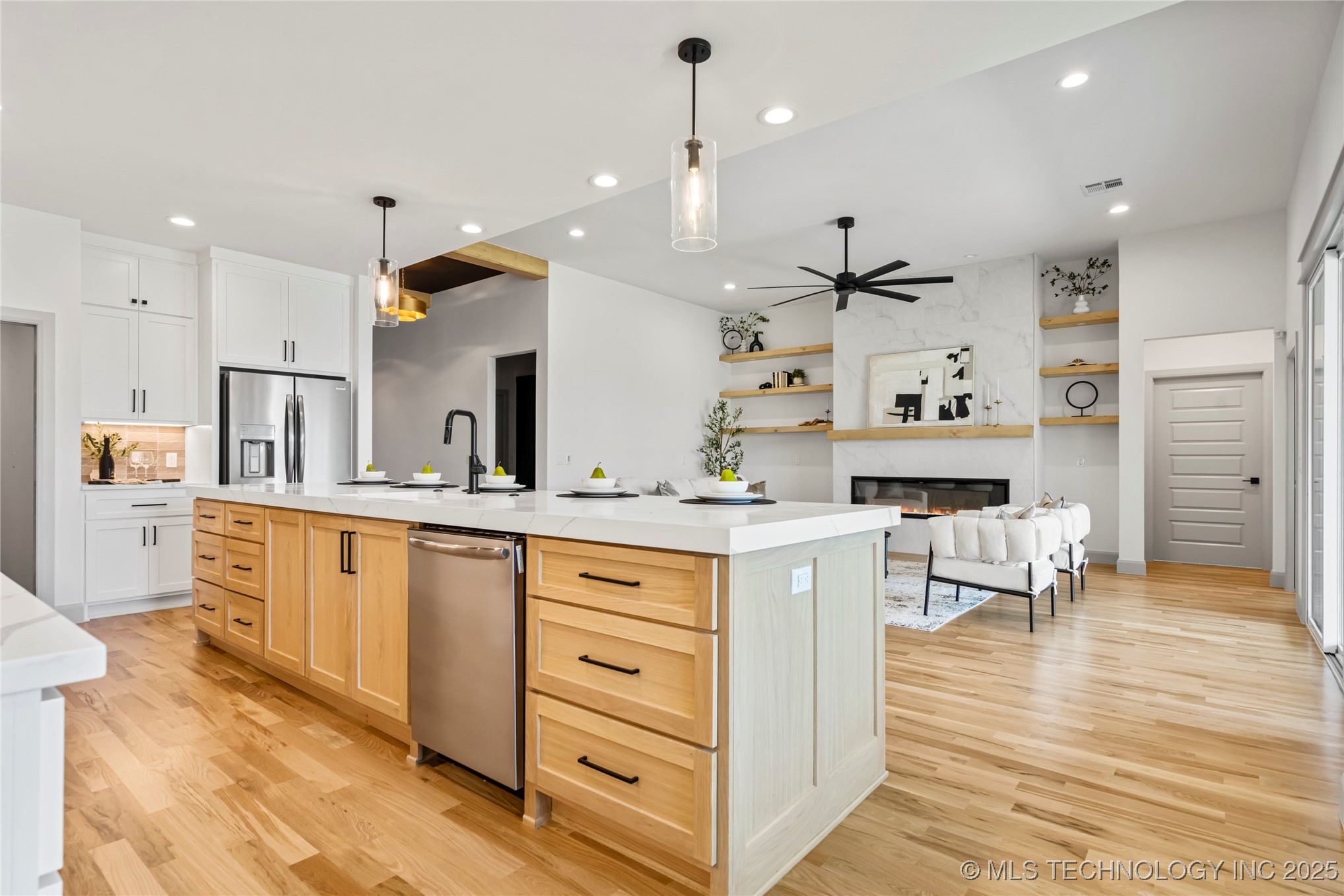 3709 W Delmar Street