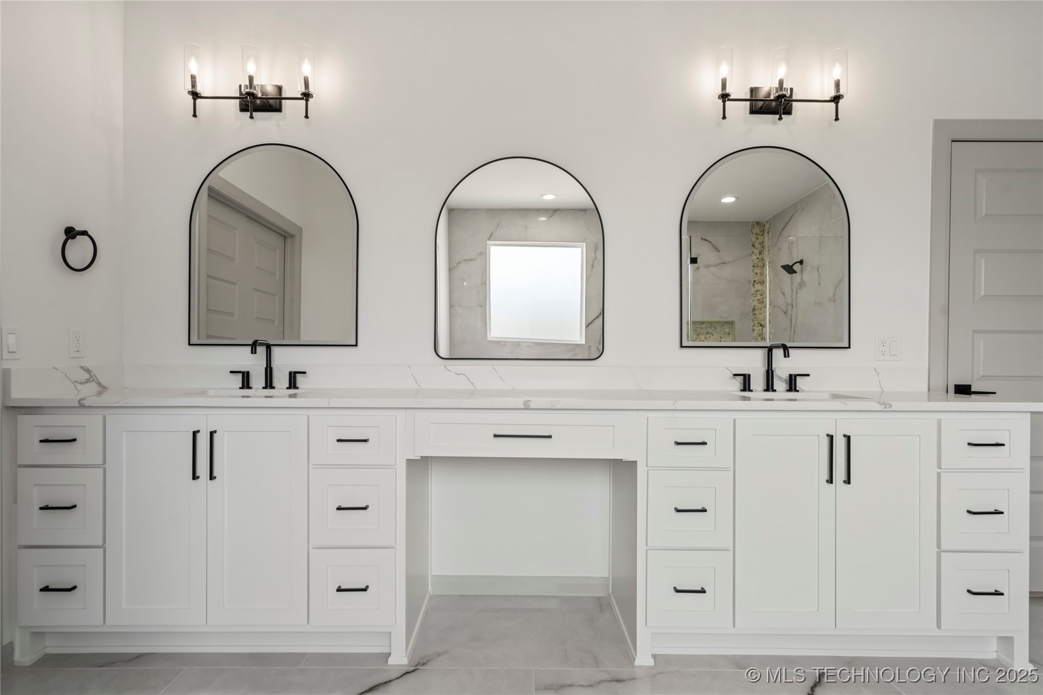 3709 W Delmar Street