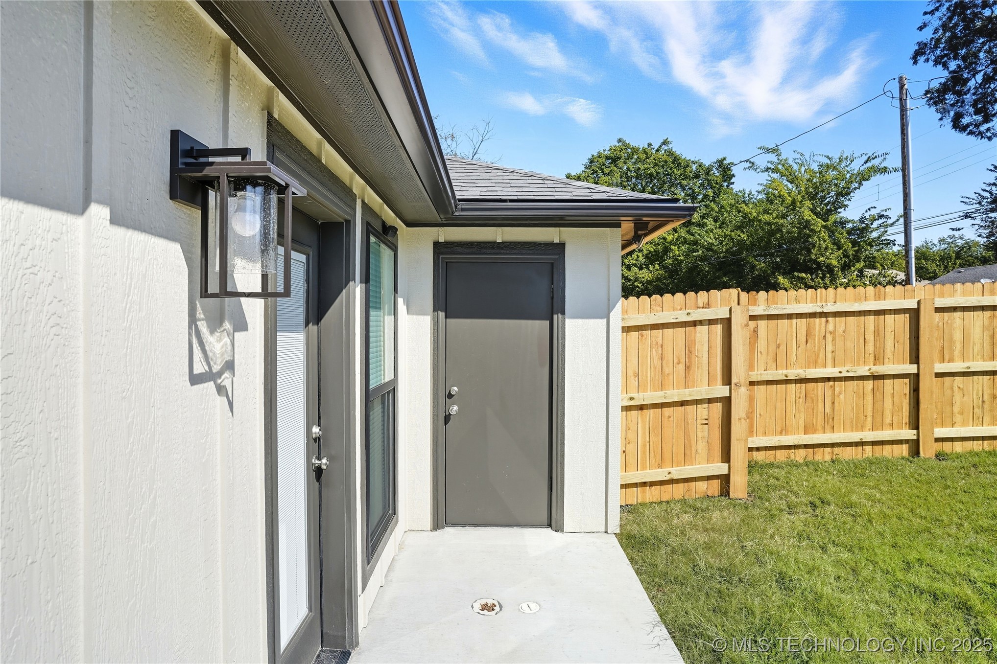 805 N Ridgeway Street