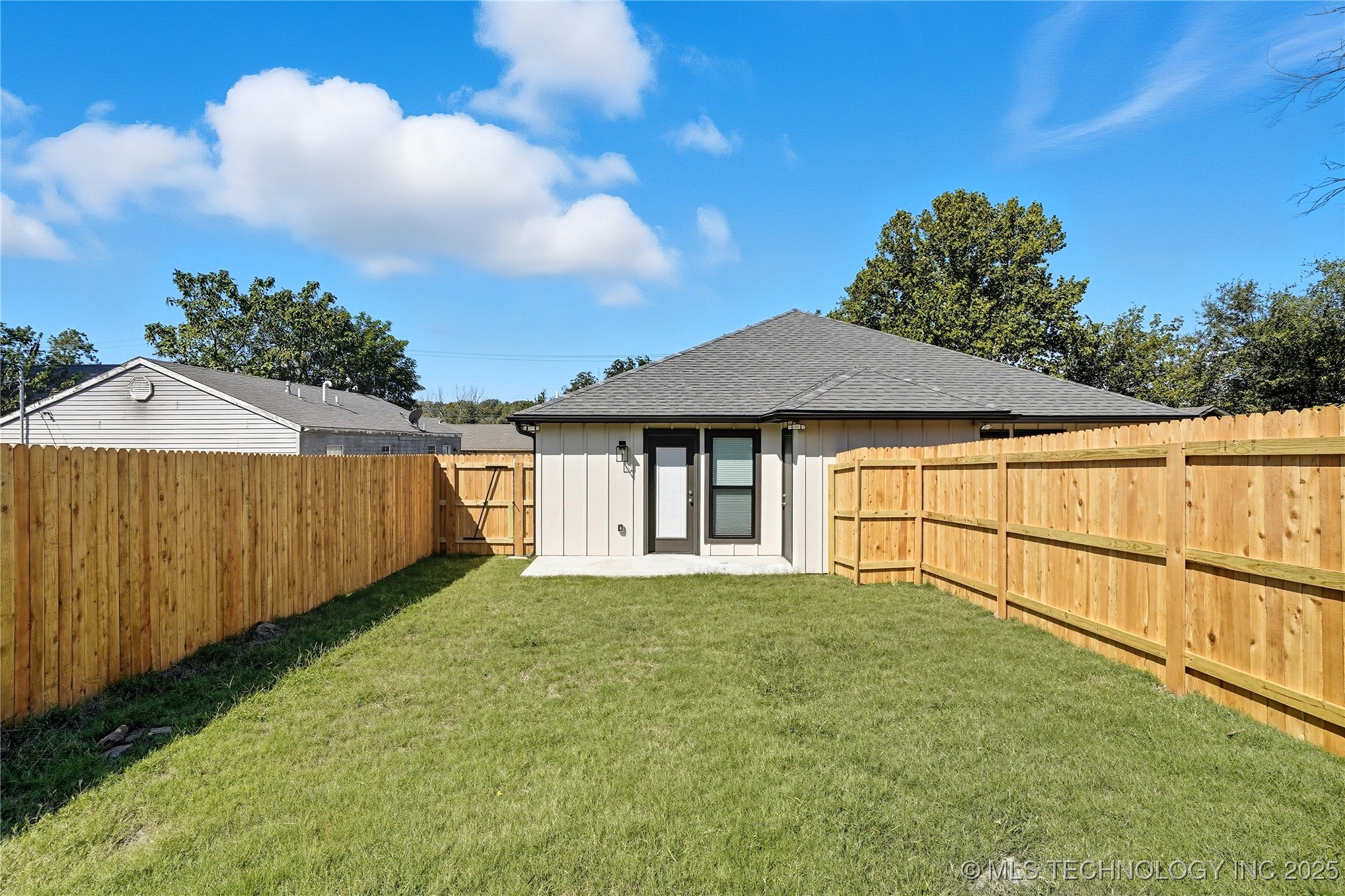 805 N Ridgeway Street