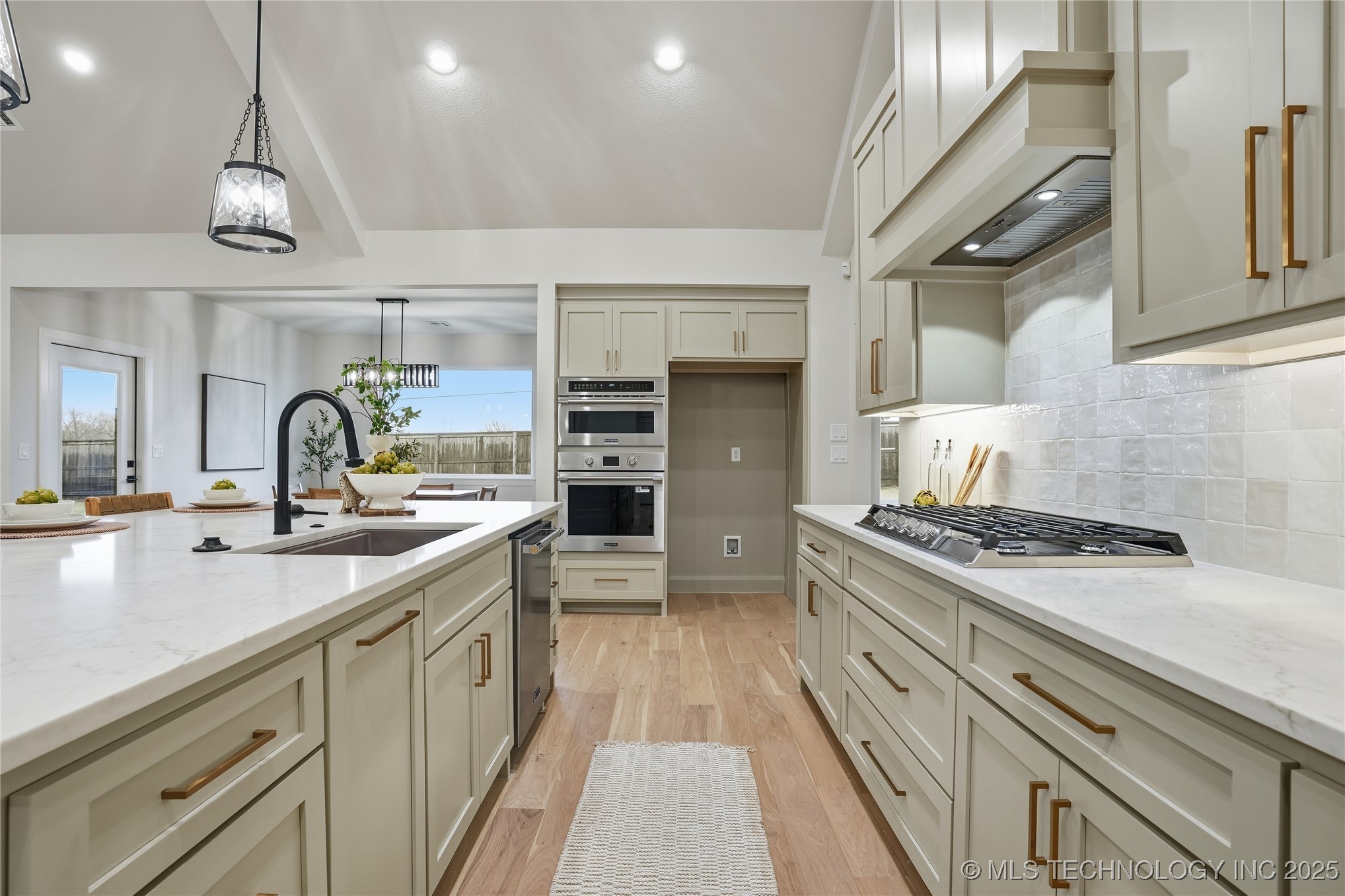 12917 S 21st Place E