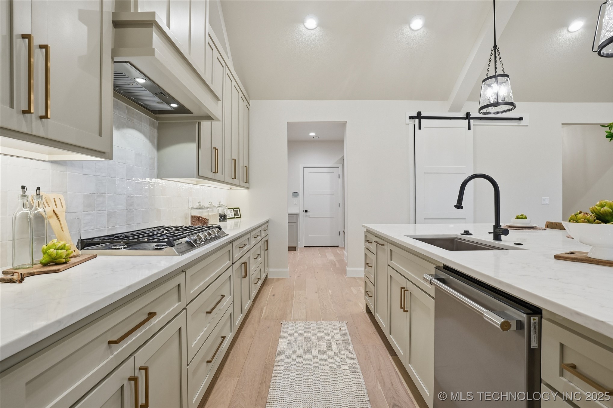 12917 S 21st Place E