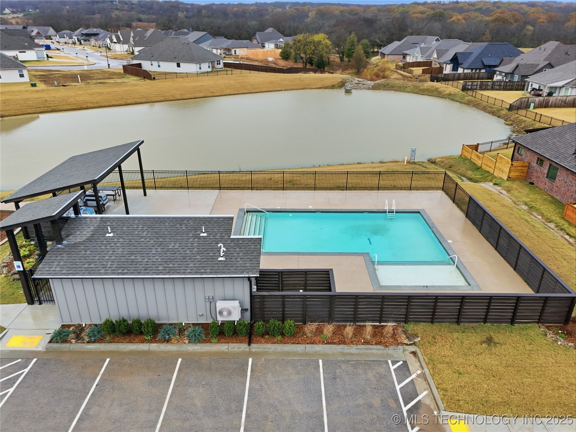 12917 S 21st Place E