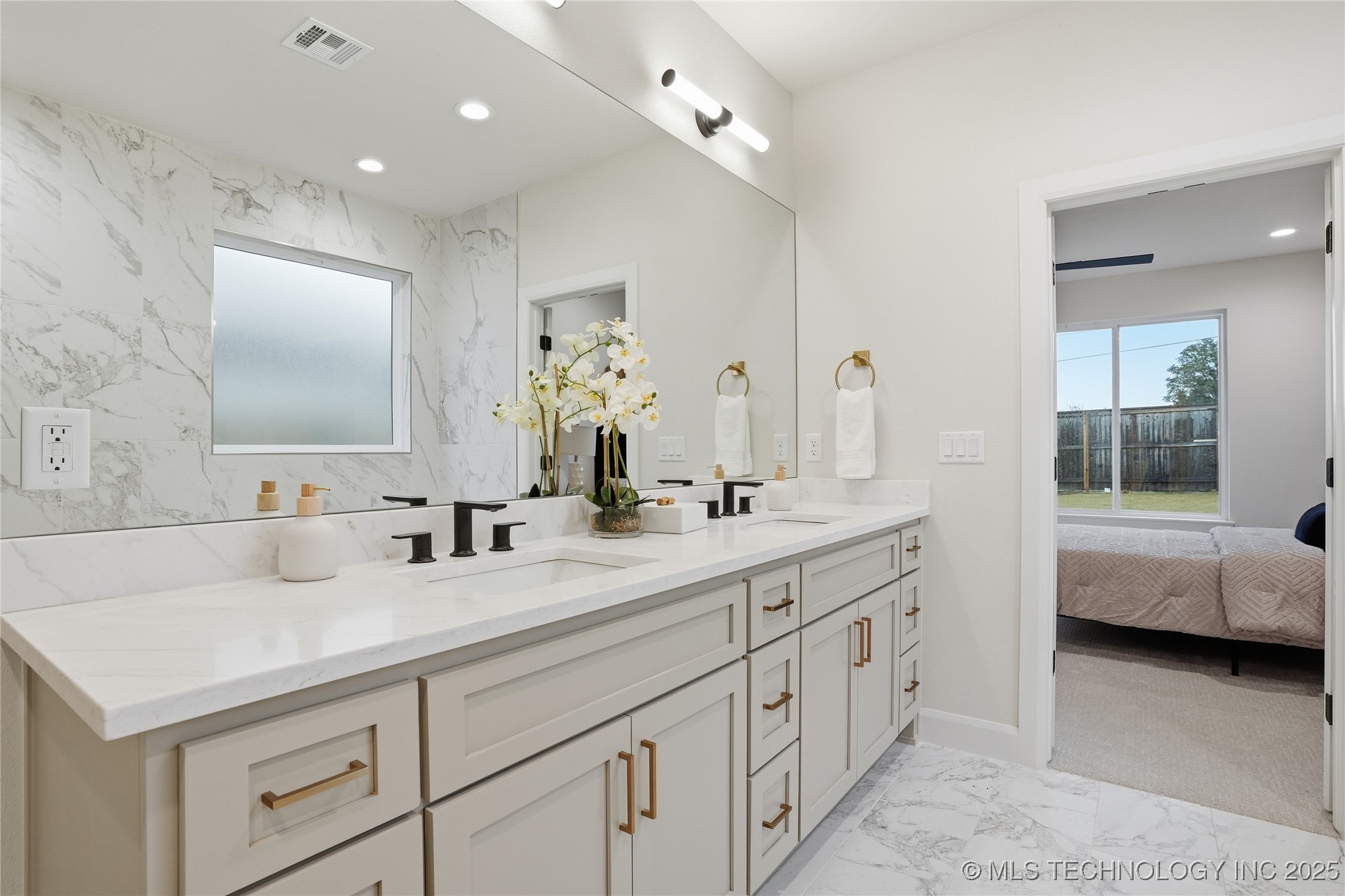 12917 S 21st Place E