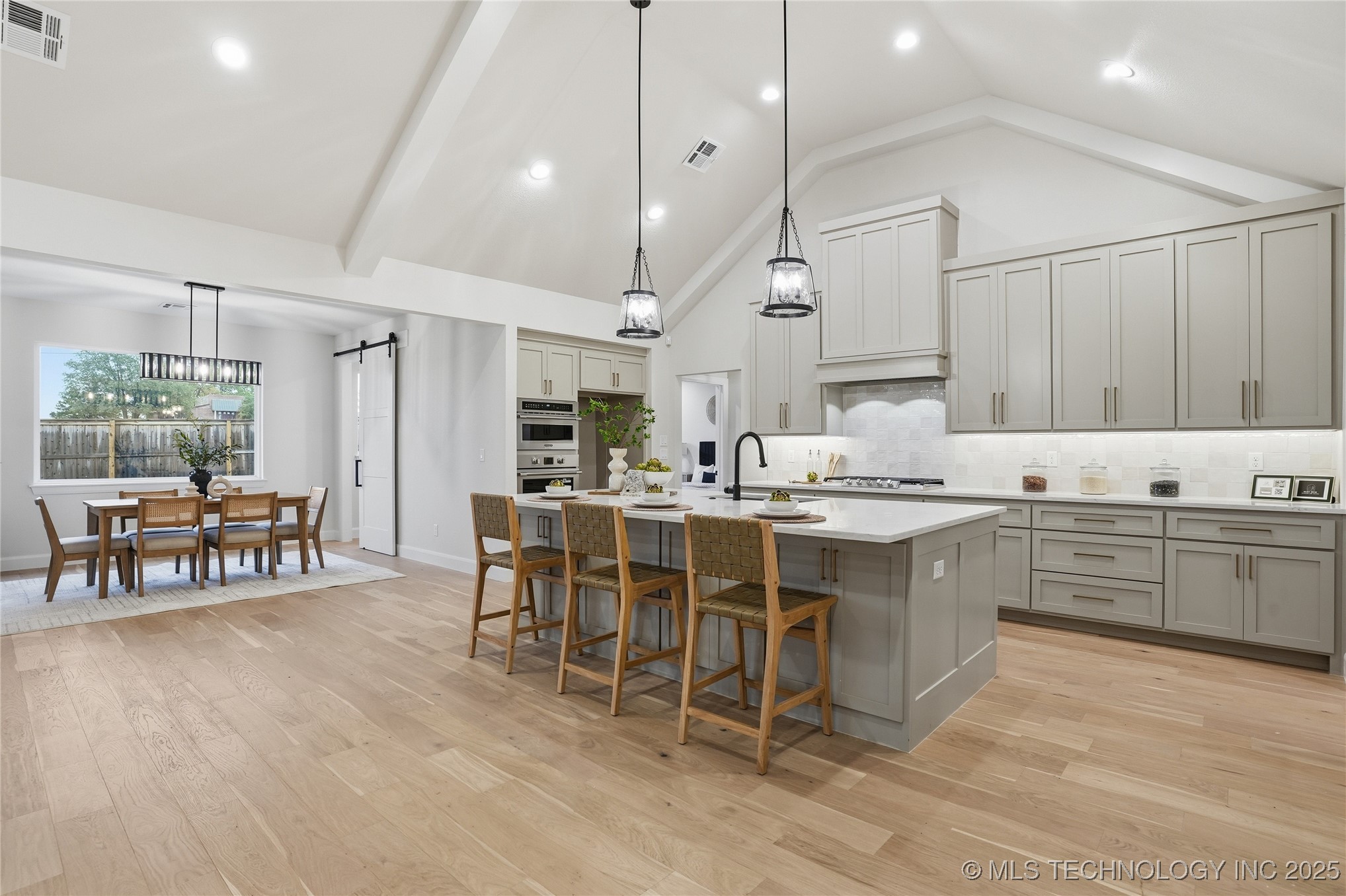 12917 S 21st Place E