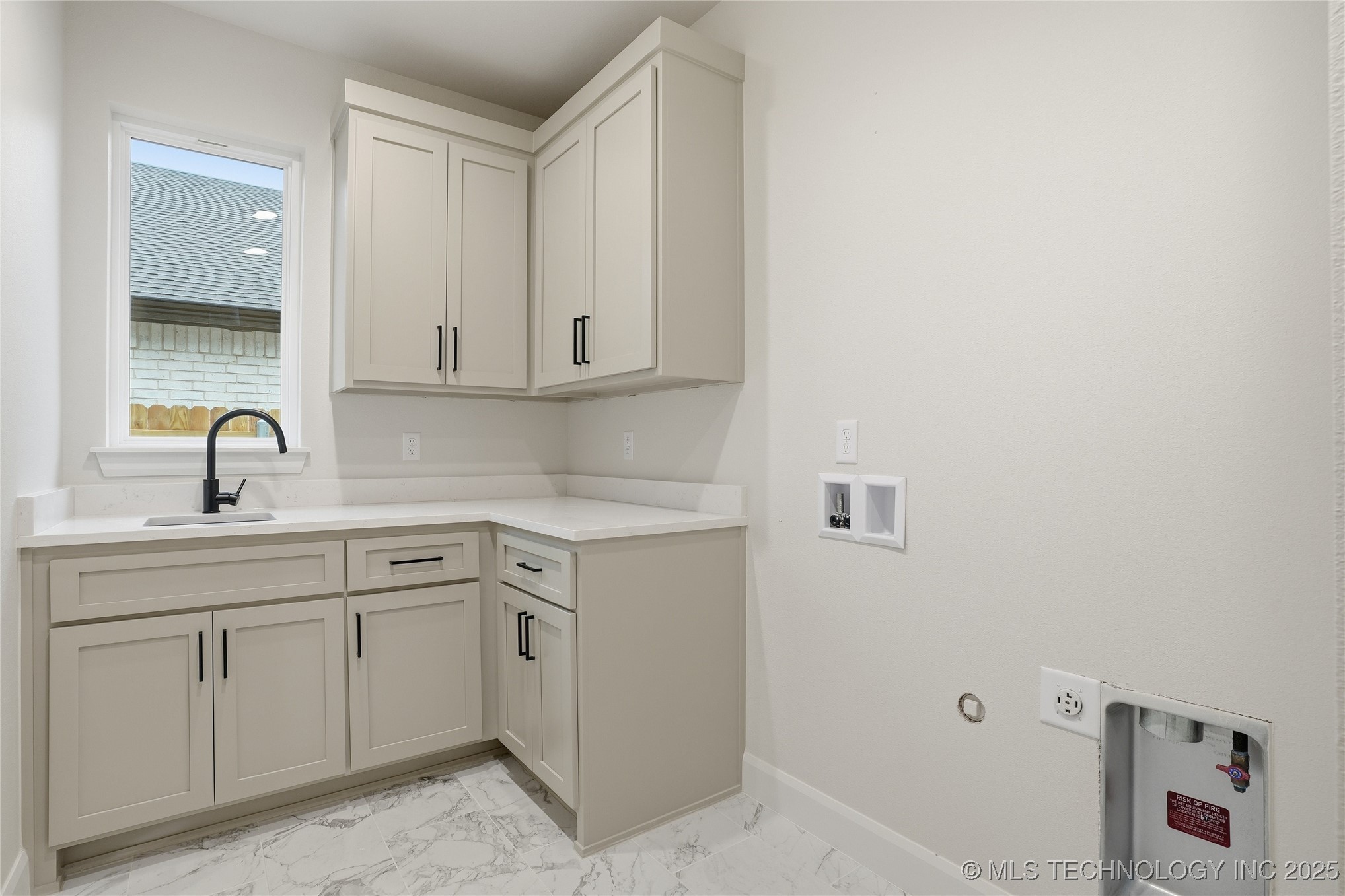 12917 S 21st Place E