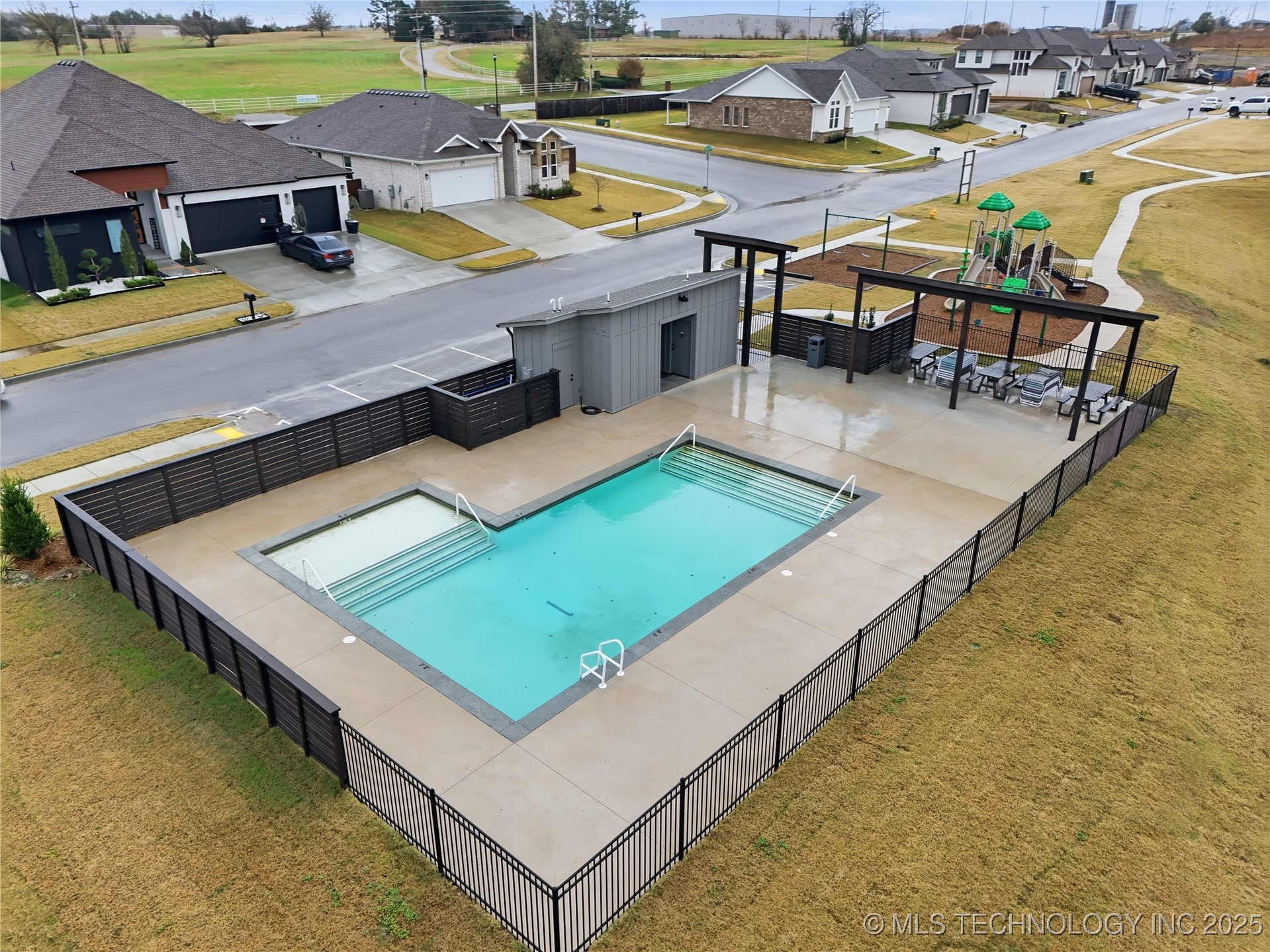 12917 S 21st Place E