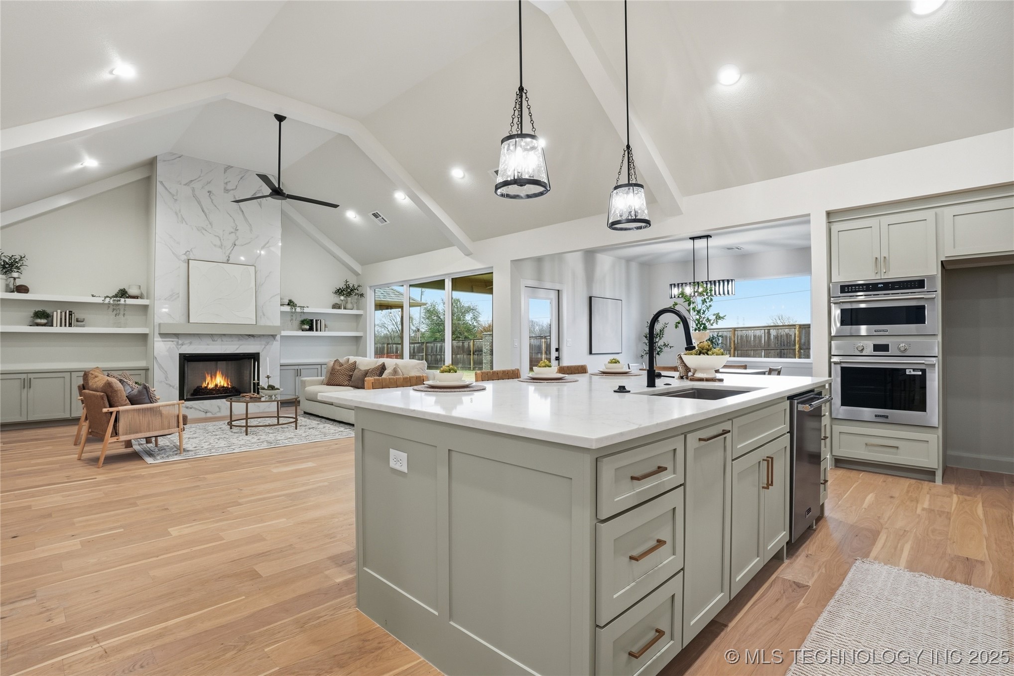 12917 S 21st Place E