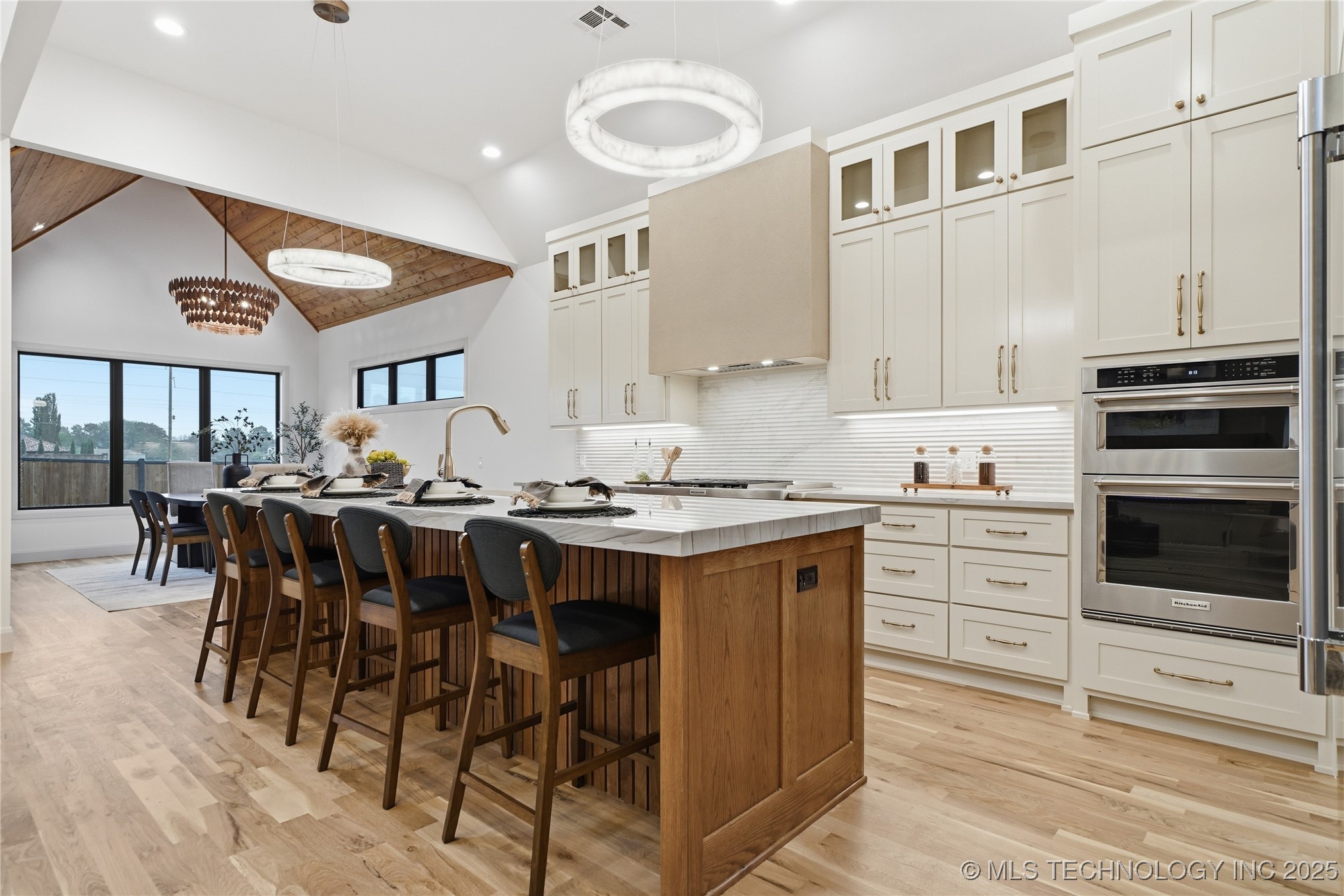 11903 S Vandalia Avenue