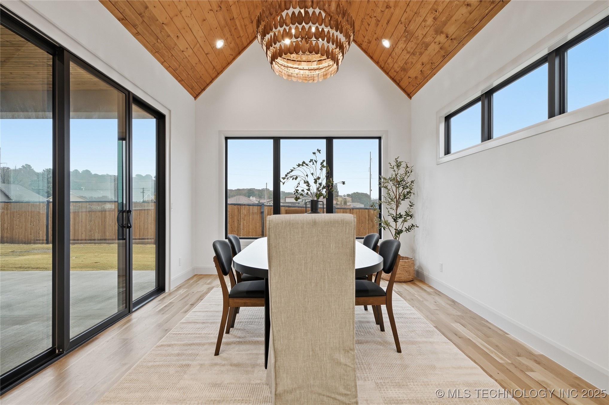 11903 S Vandalia Avenue