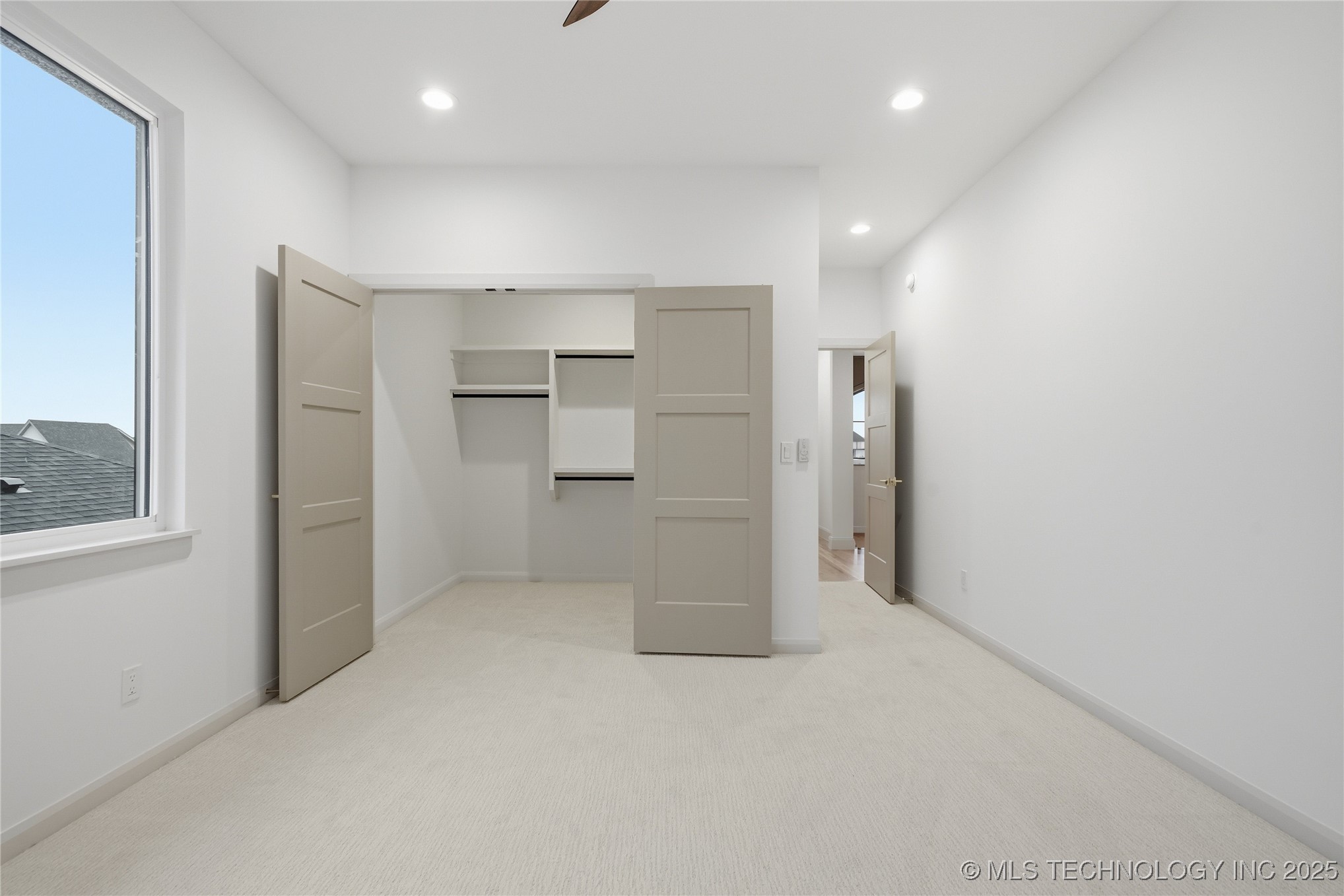 11903 S Vandalia Avenue