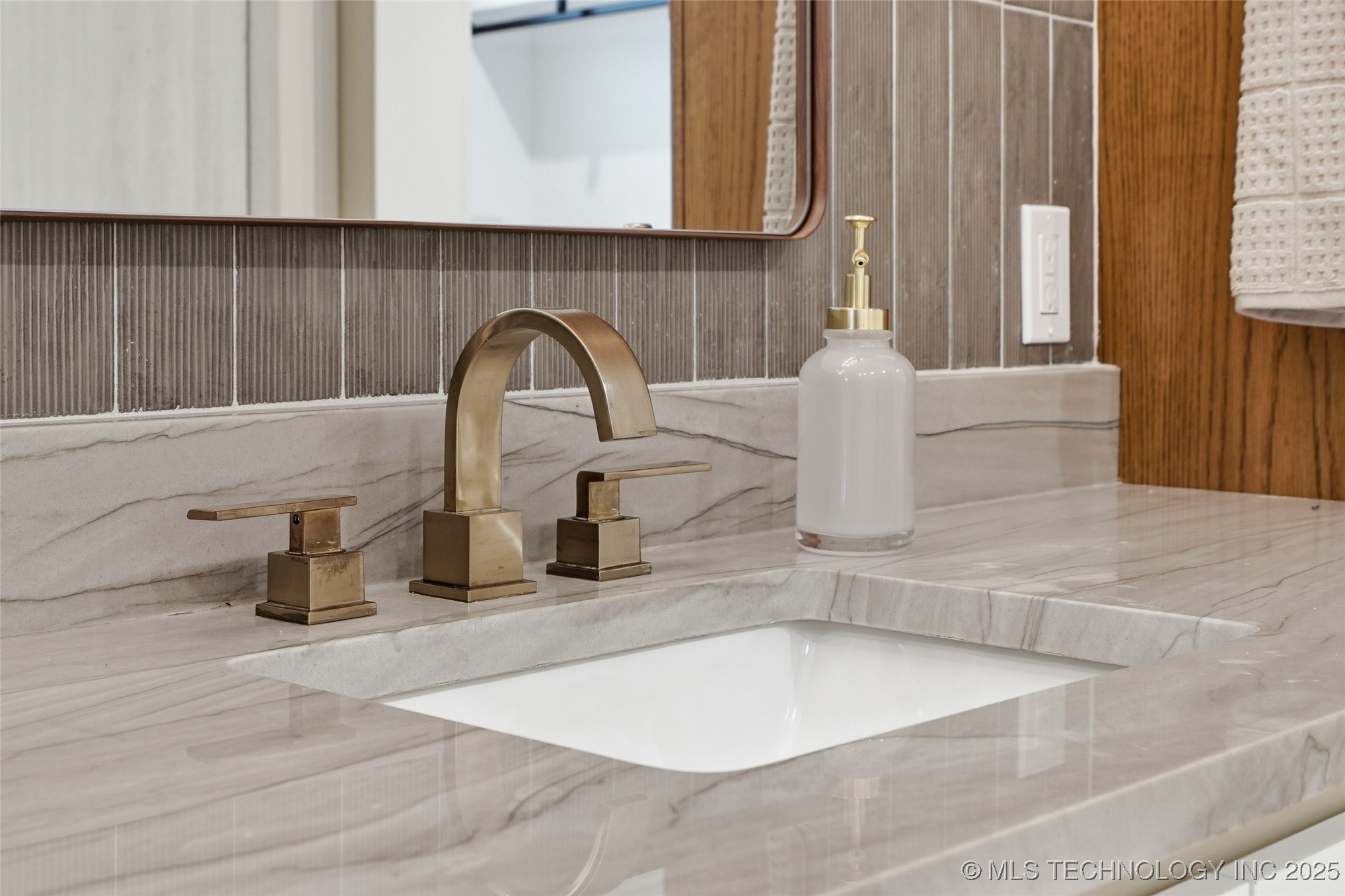 11903 S Vandalia Avenue