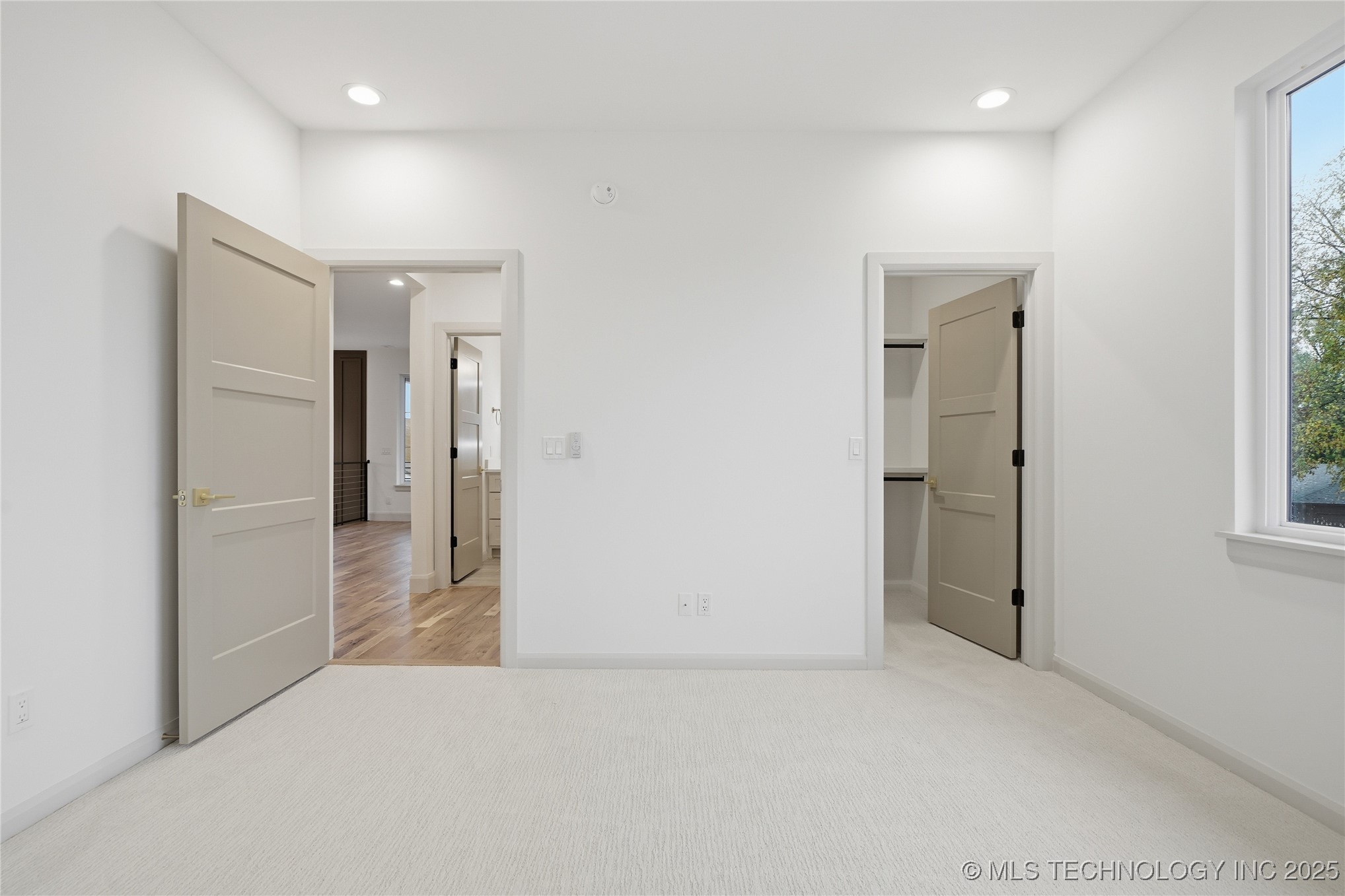 11903 S Vandalia Avenue