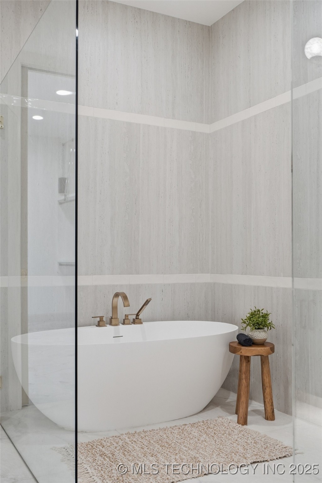 11903 S Vandalia Avenue