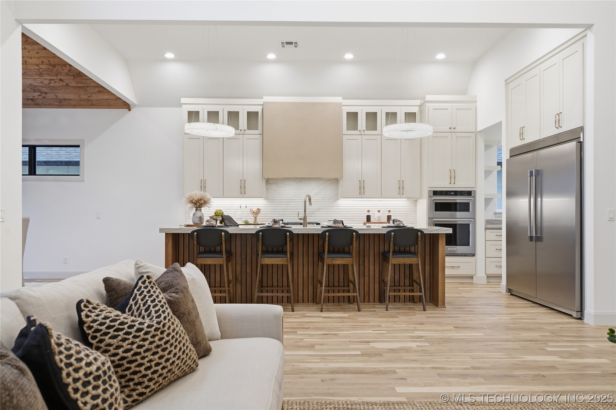 11903 S Vandalia Avenue