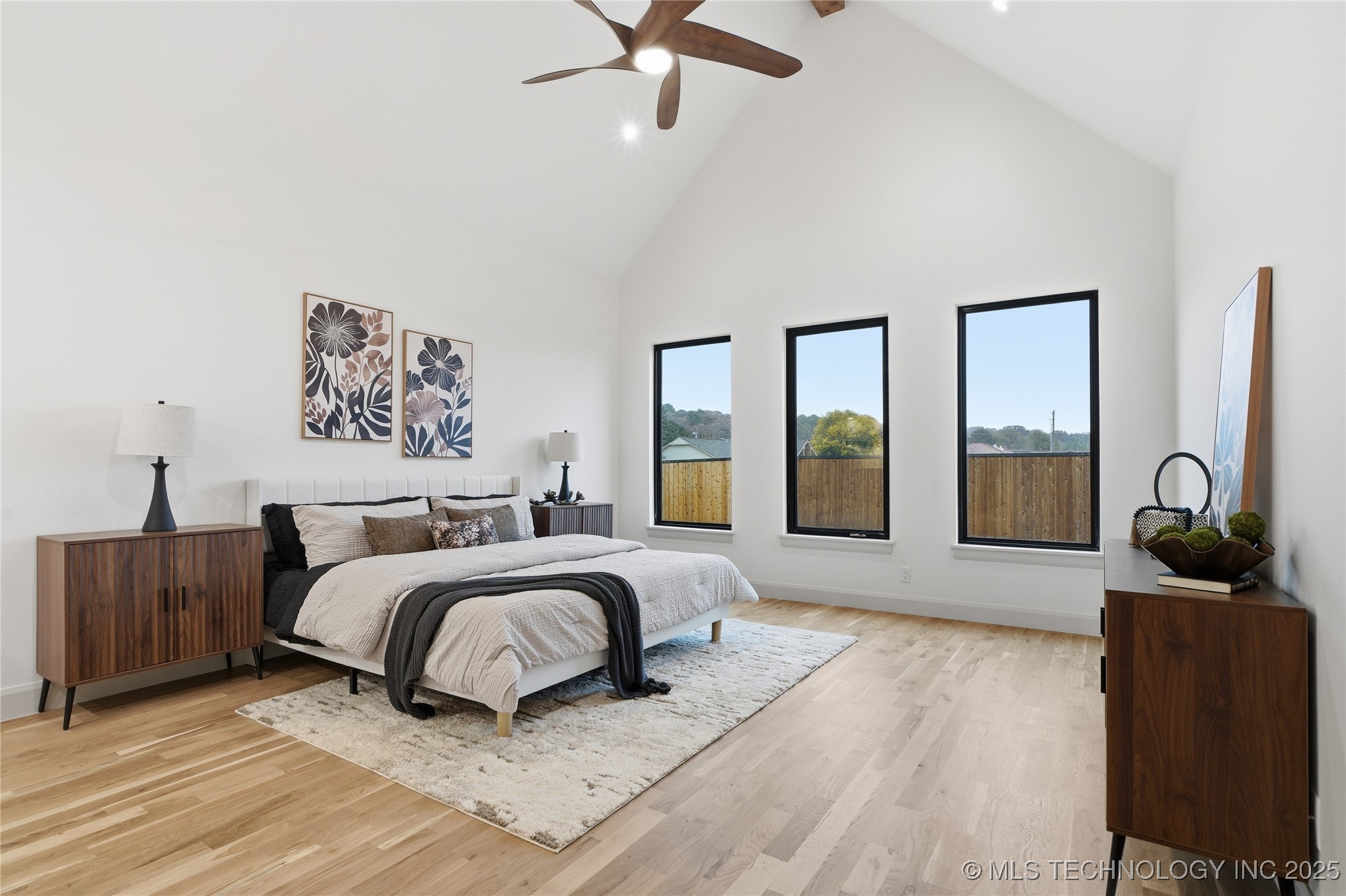 11903 S Vandalia Avenue