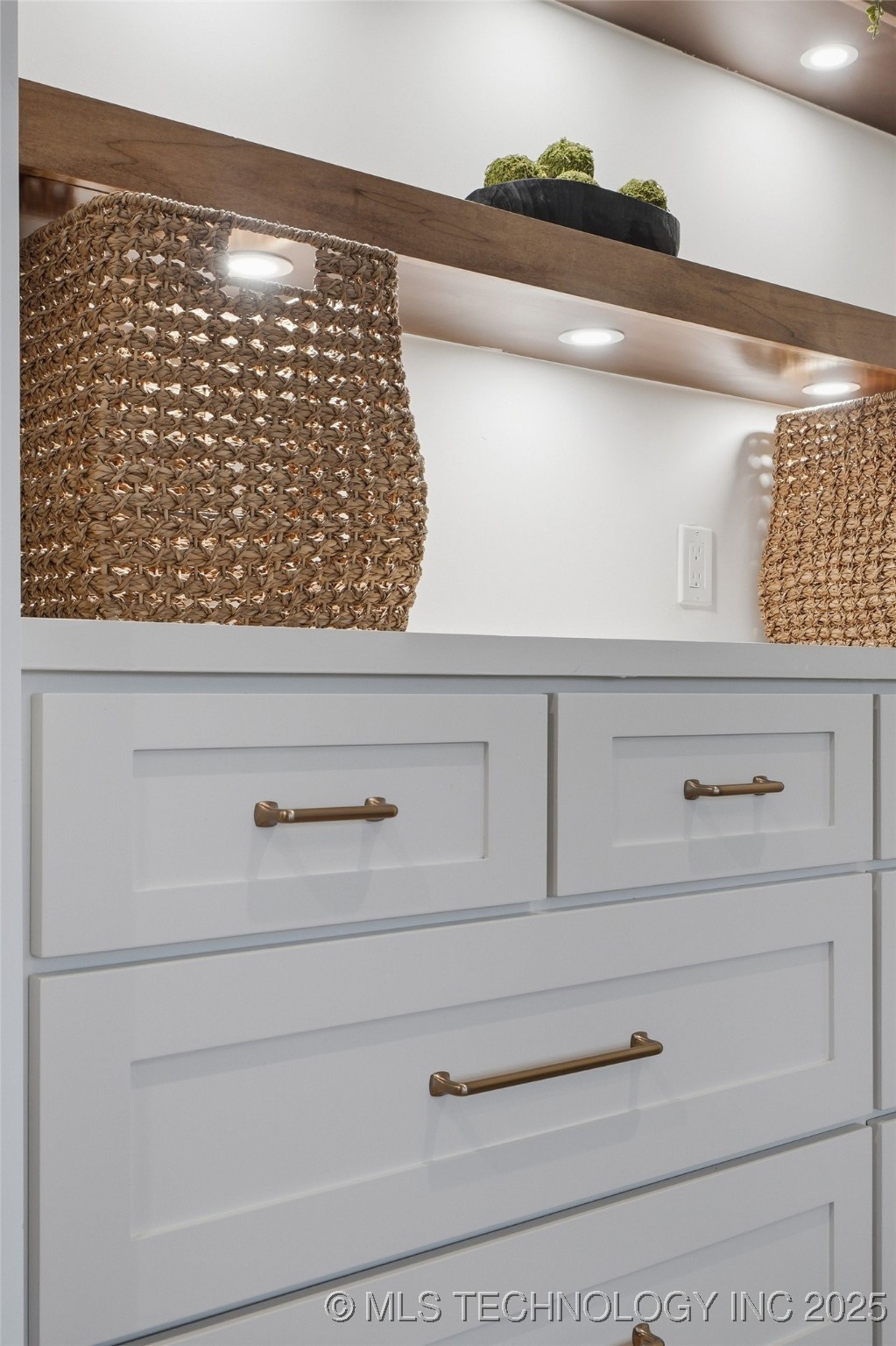 11903 S Vandalia Avenue