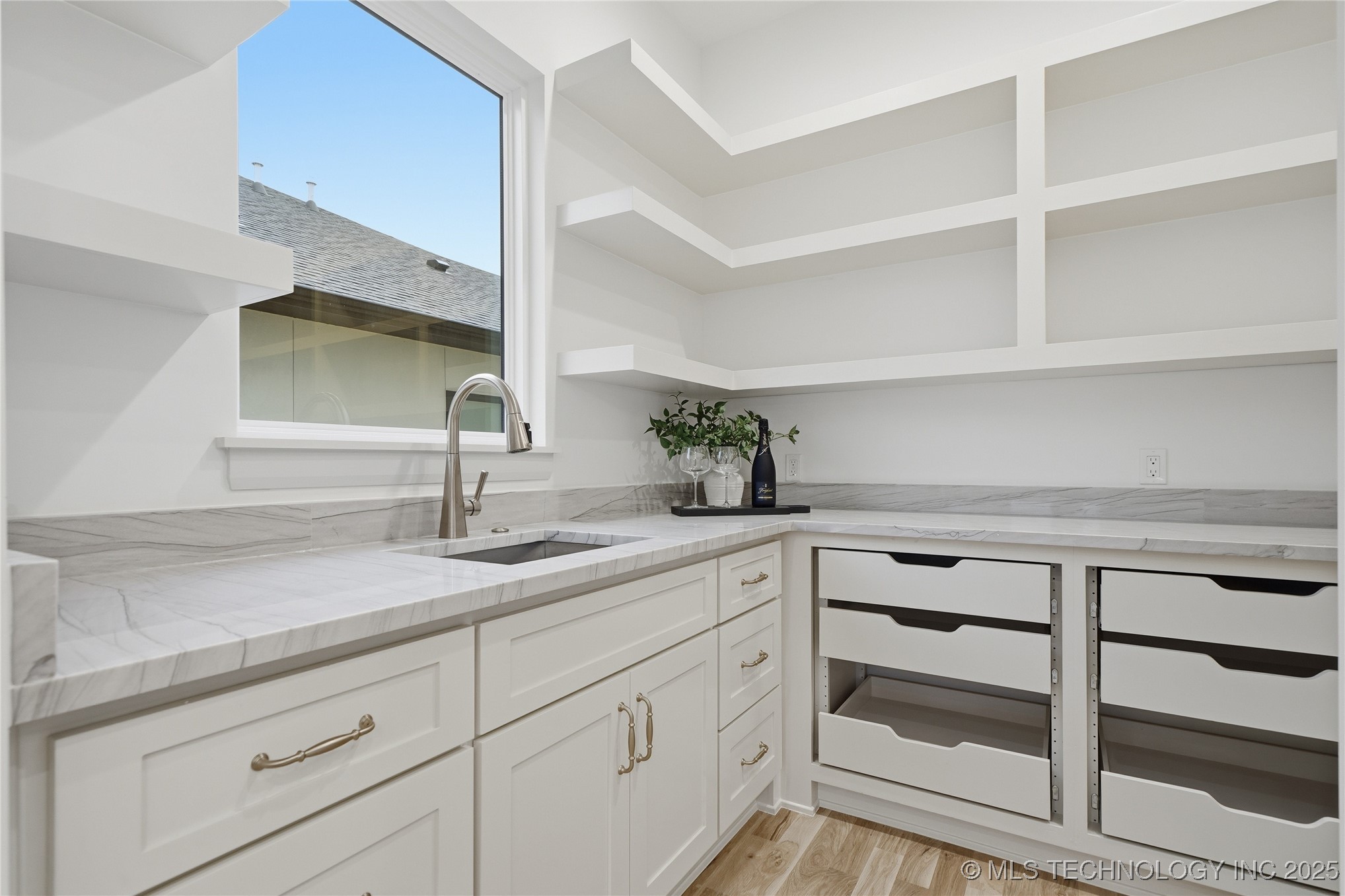 11903 S Vandalia Avenue