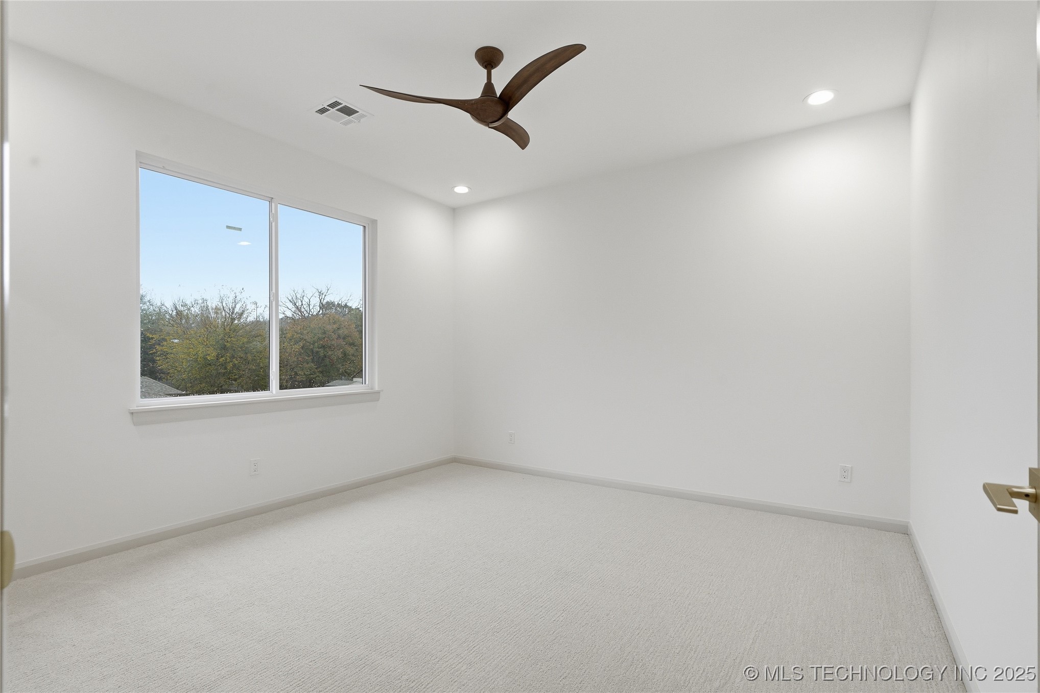 11903 S Vandalia Avenue