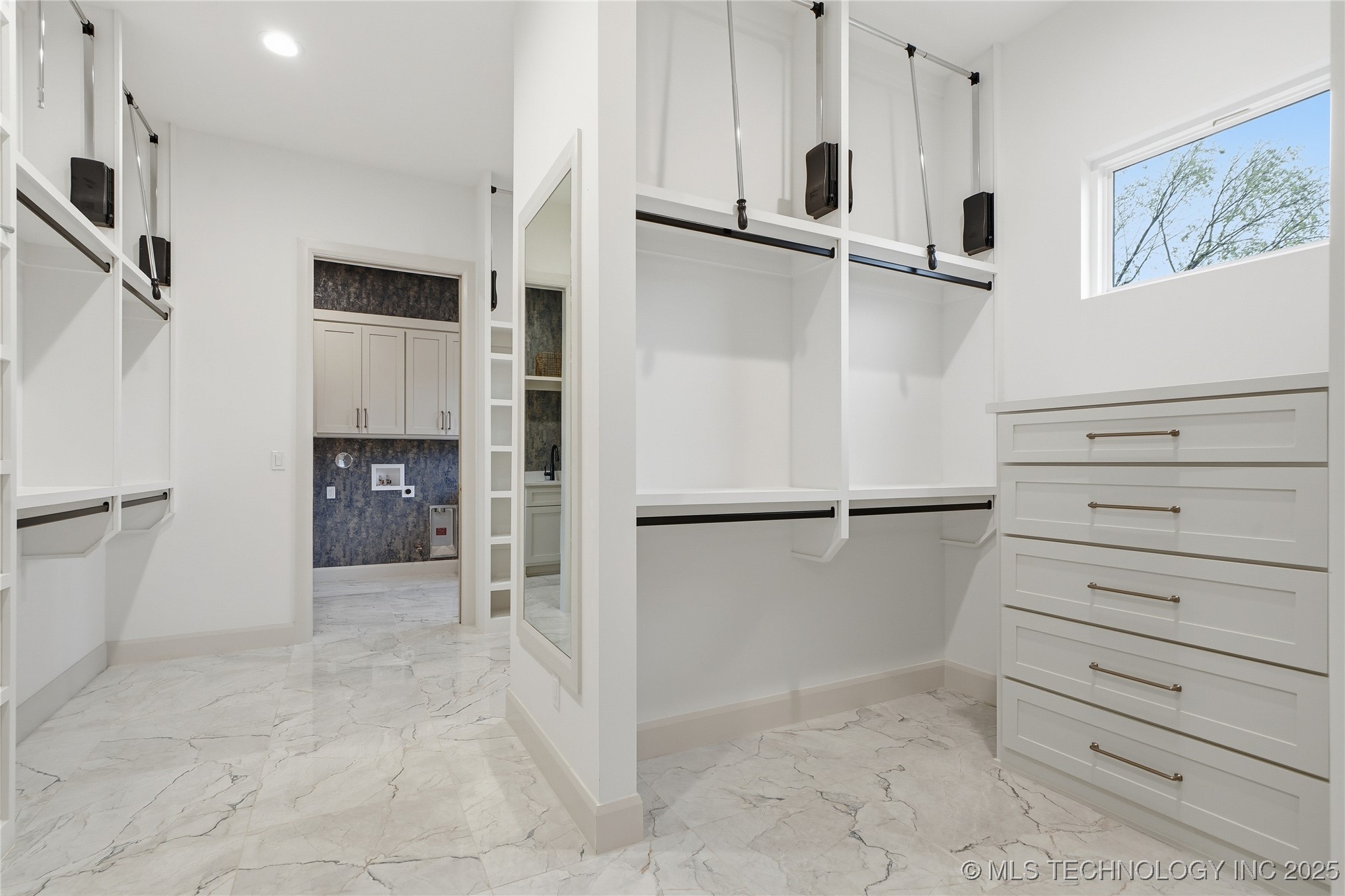 11903 S Vandalia Avenue