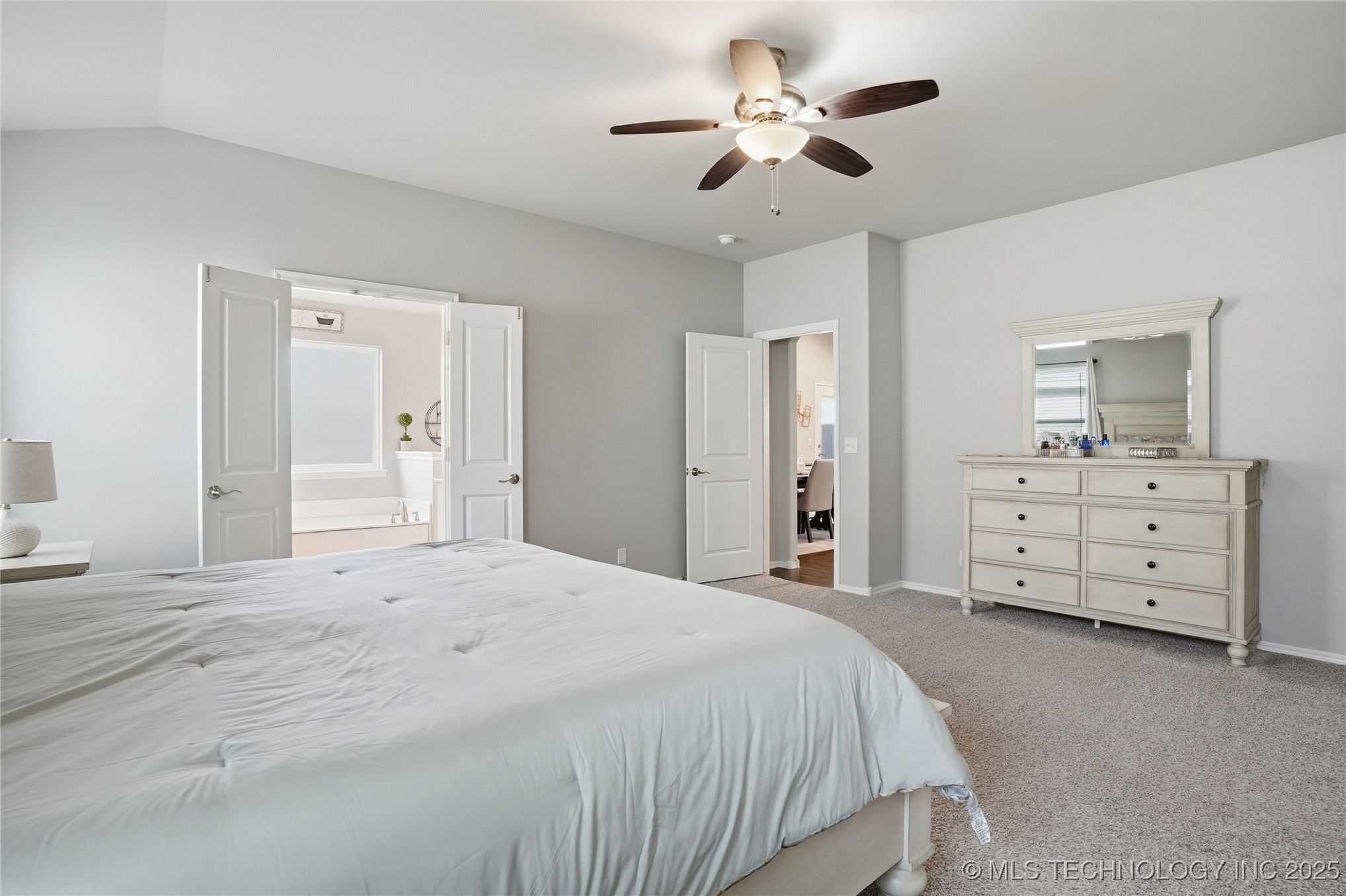 2016 W Huntsville Place