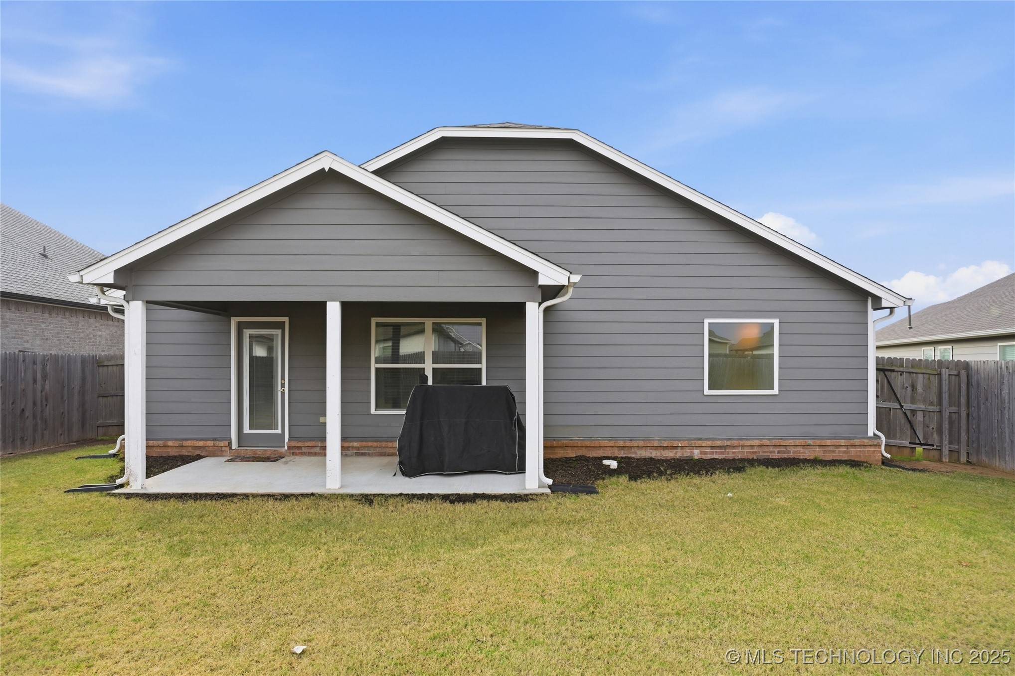 2016 W Huntsville Place