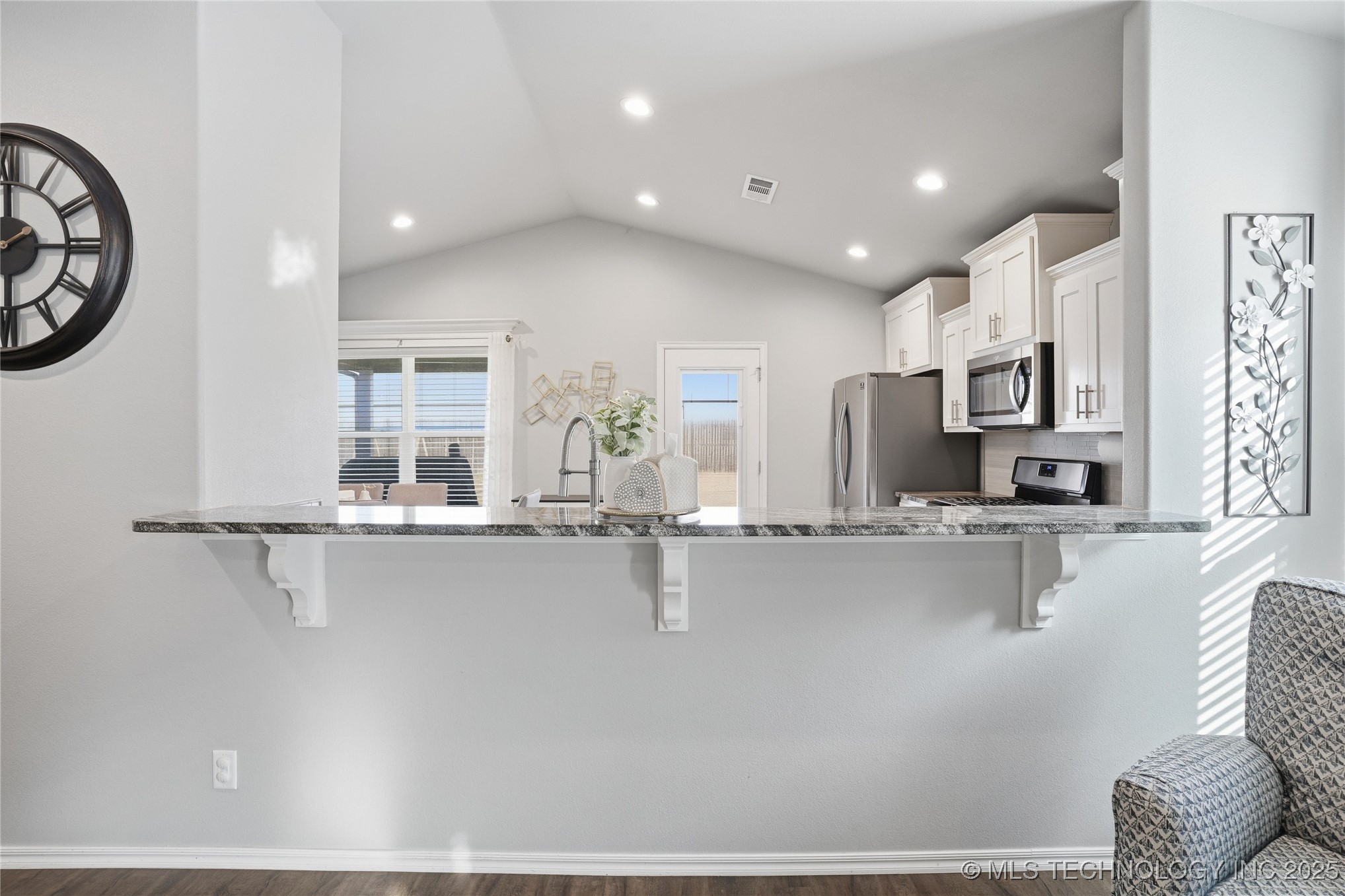 2016 W Huntsville Place