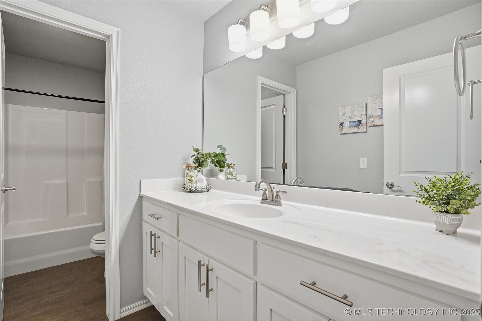 2016 W Huntsville Place