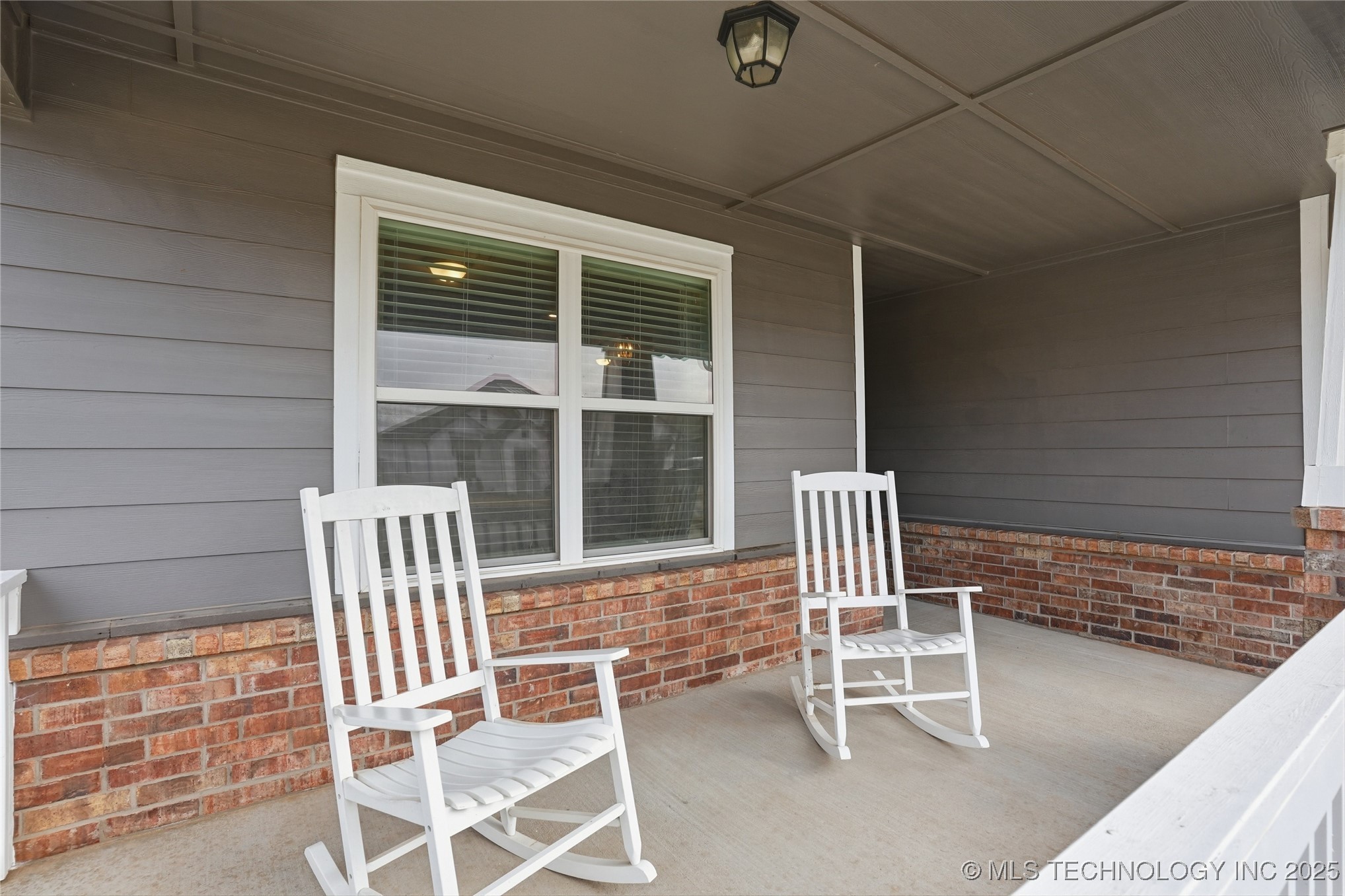 2016 W Huntsville Place