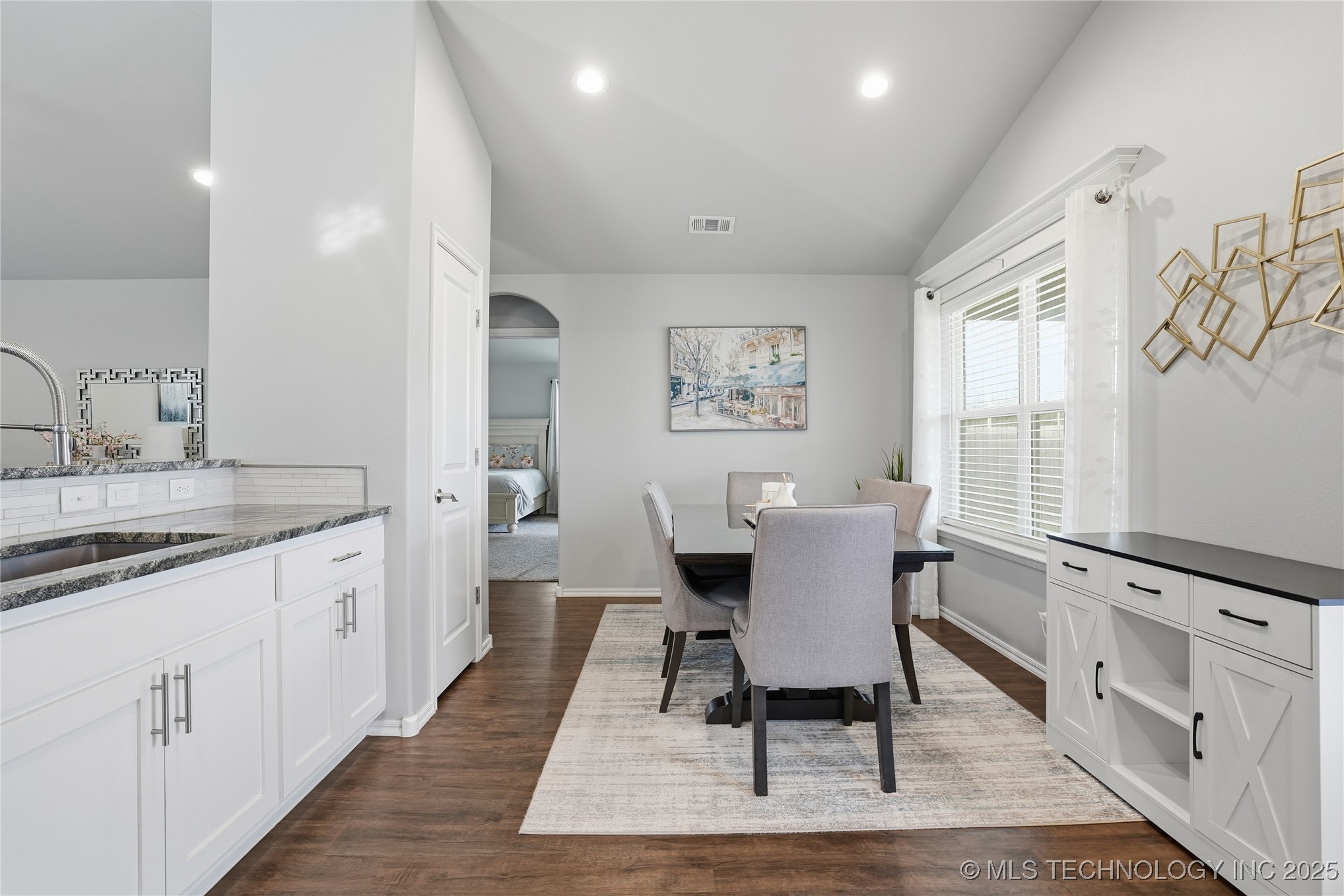 2016 W Huntsville Place