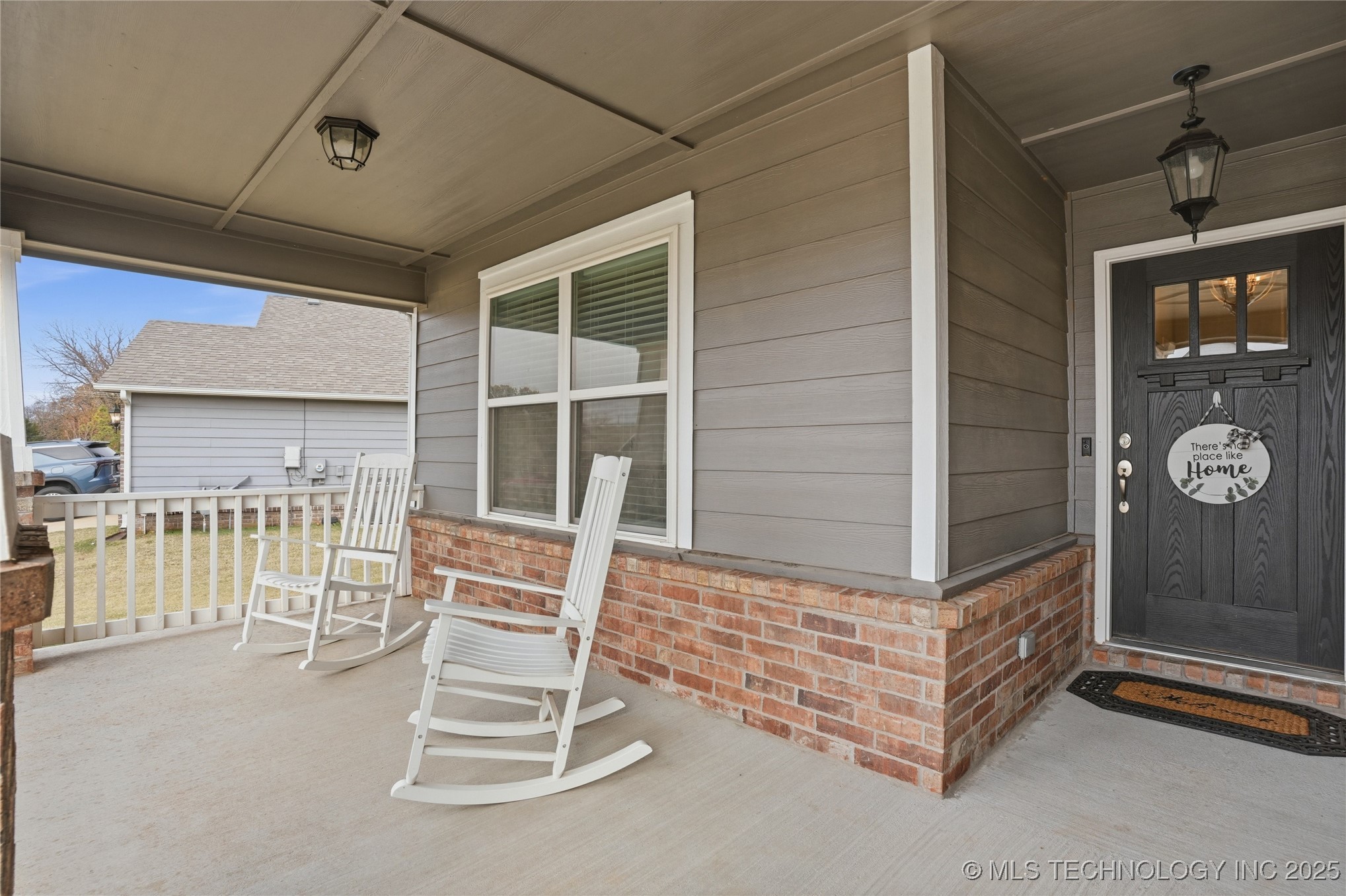 2016 W Huntsville Place