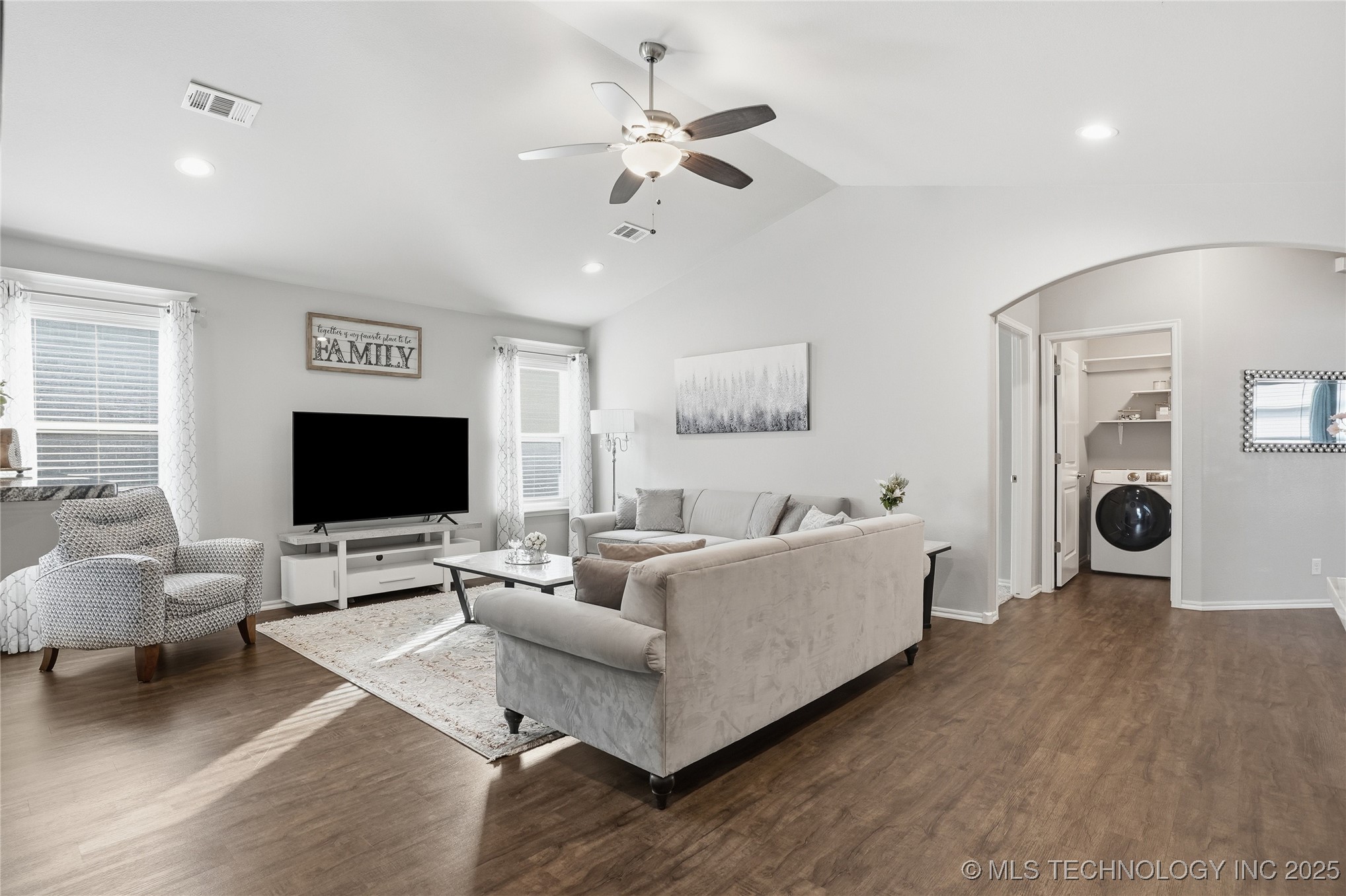 2016 W Huntsville Place