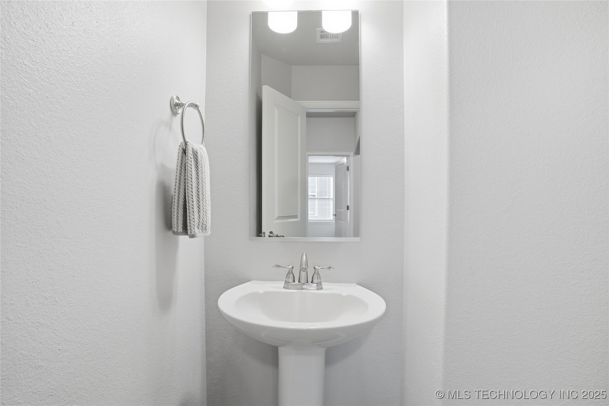 2016 W Huntsville Place