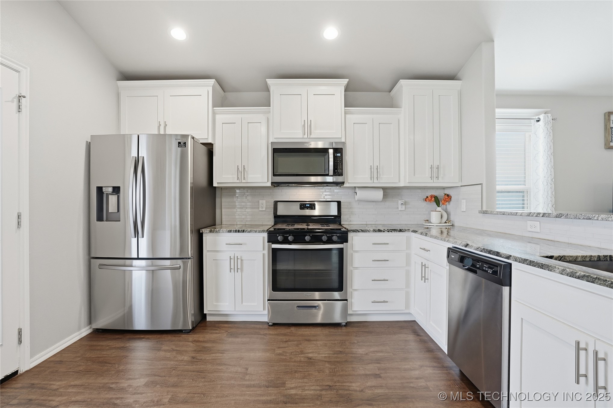 2016 W Huntsville Place