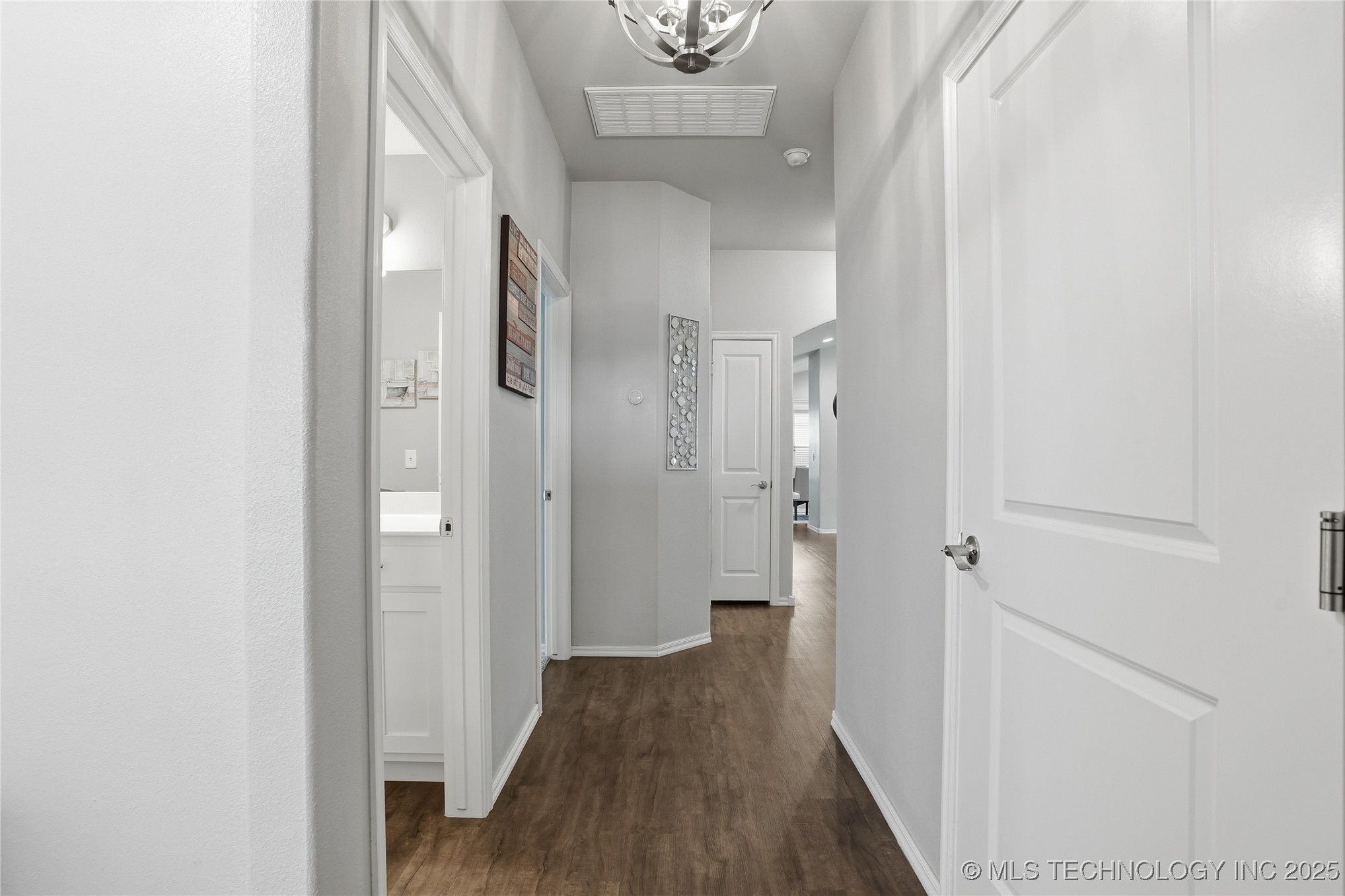 2016 W Huntsville Place