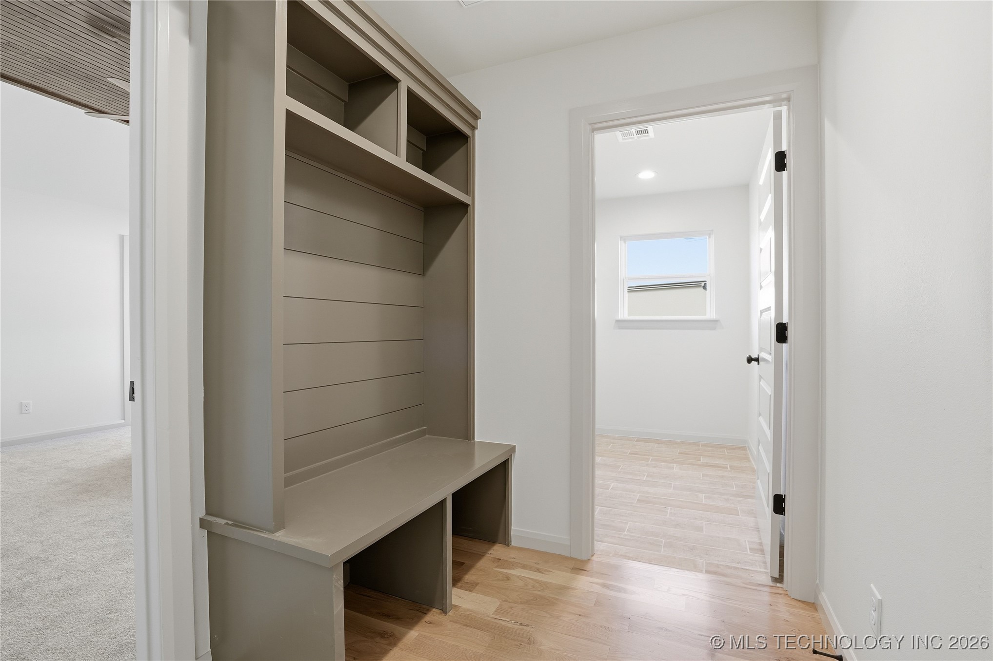 3821 W Edgewater Court