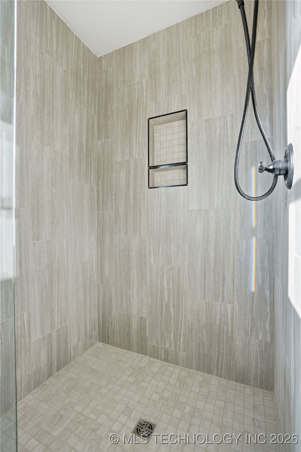 3821 W Edgewater Court