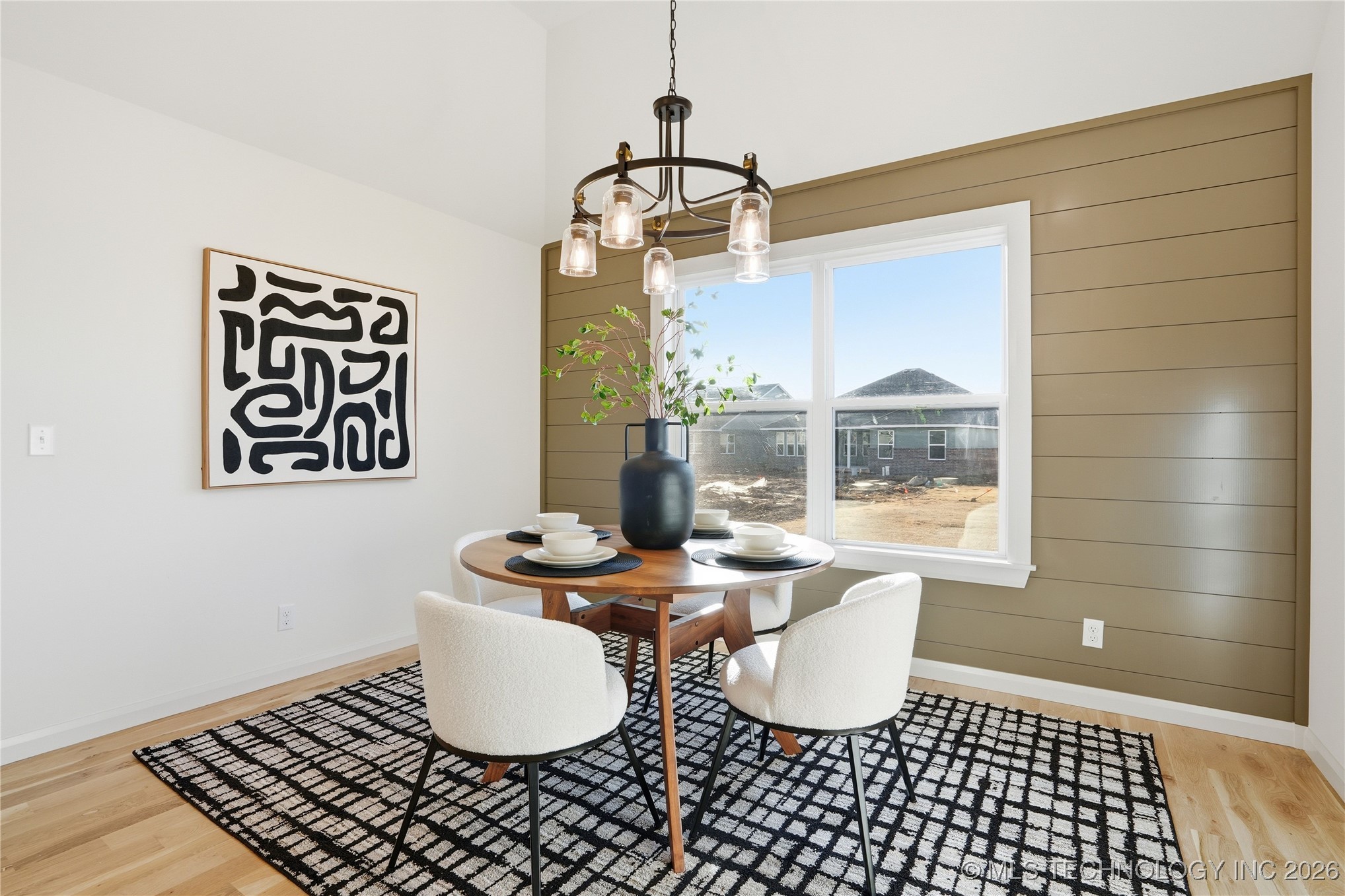 3821 W Edgewater Court