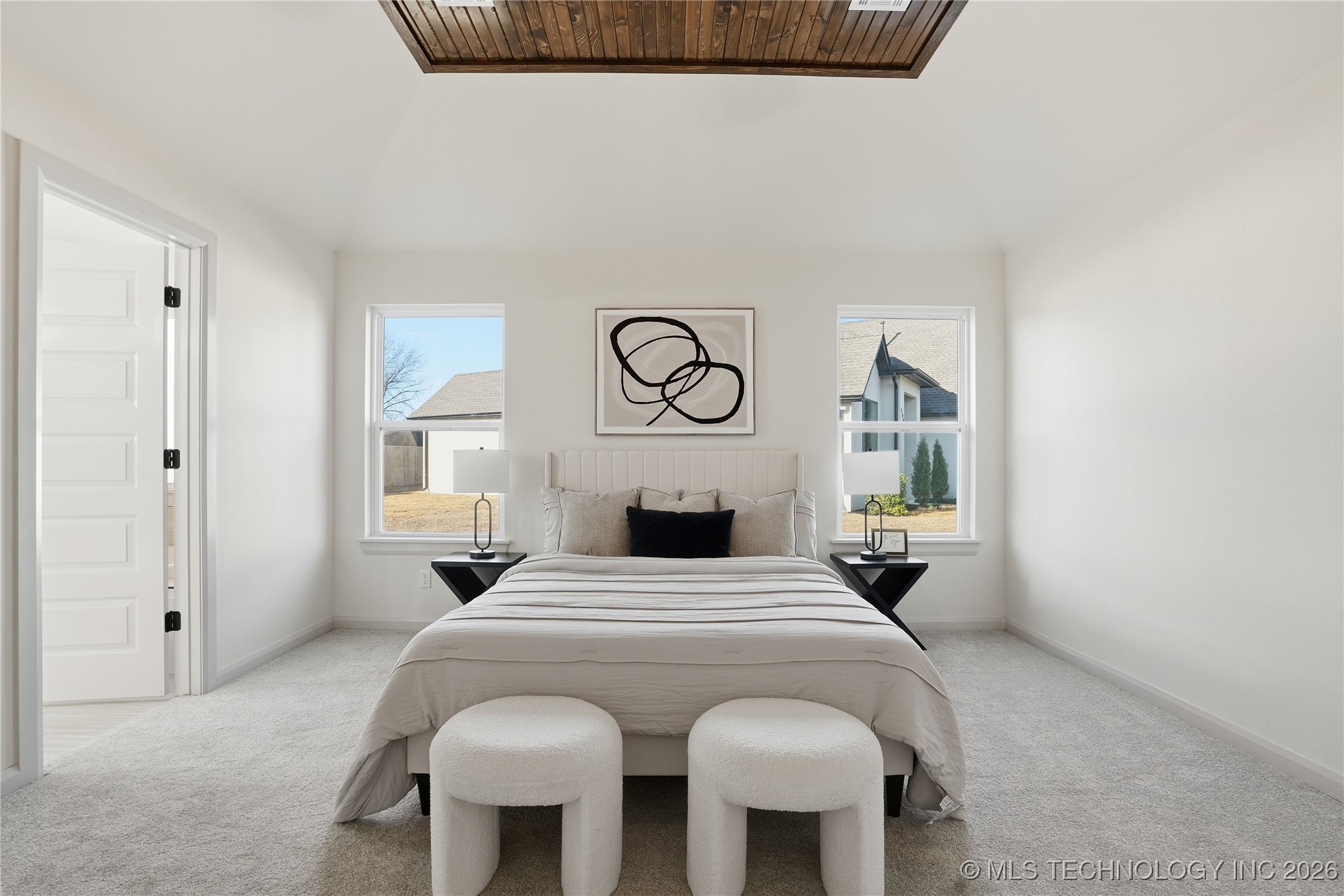 3821 W Edgewater Court