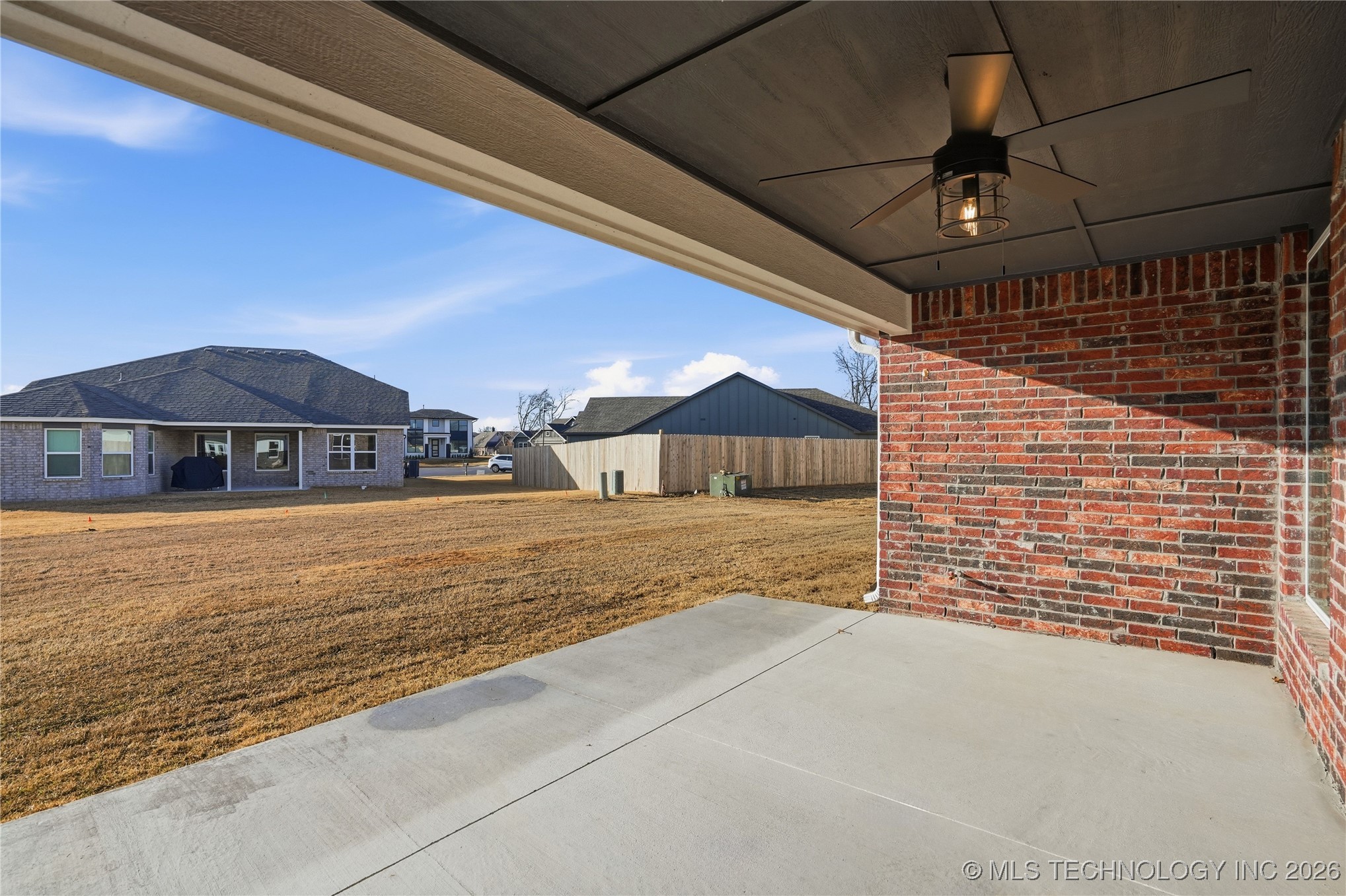 3821 W Edgewater Court