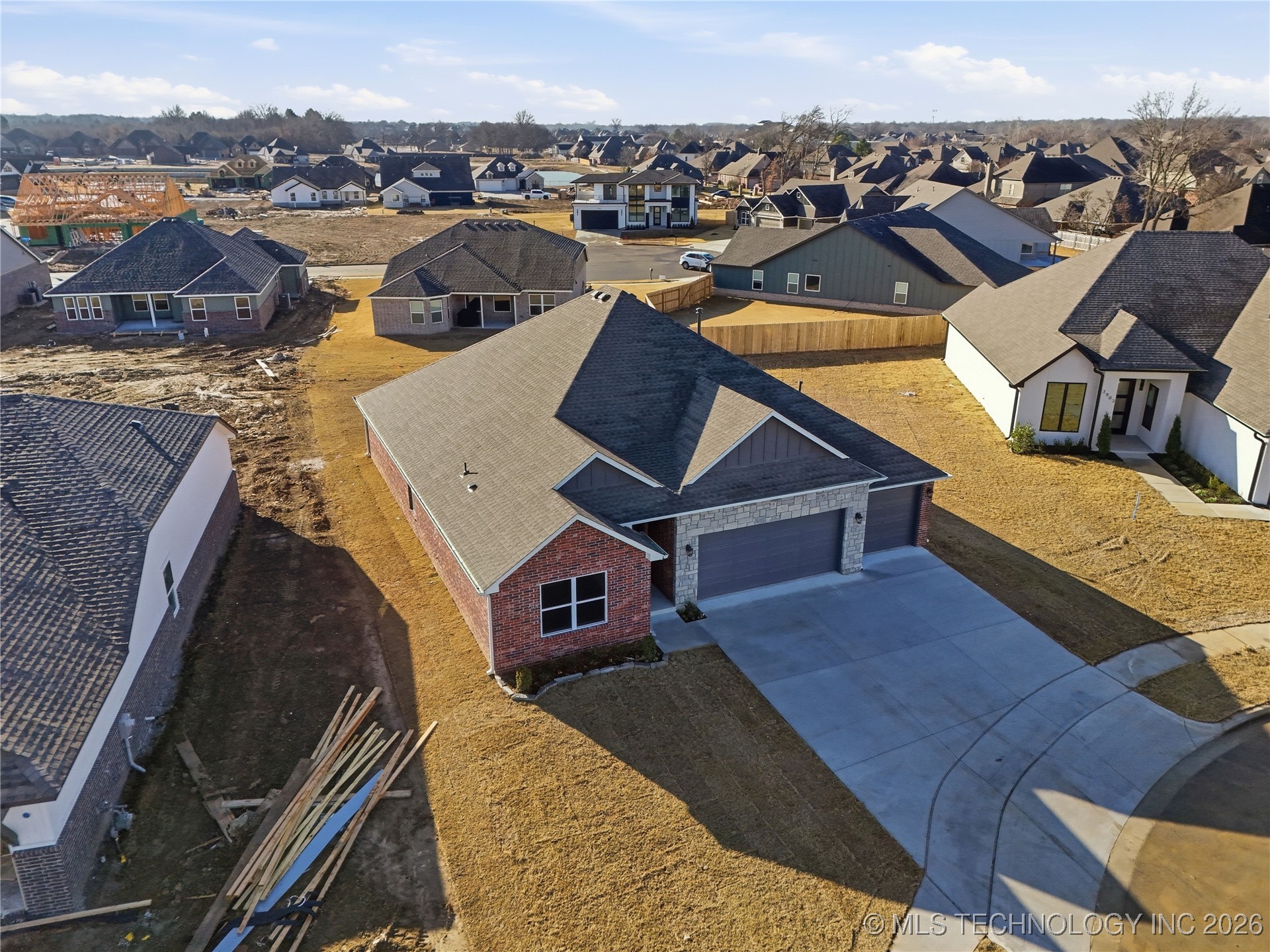 3821 W Edgewater Court