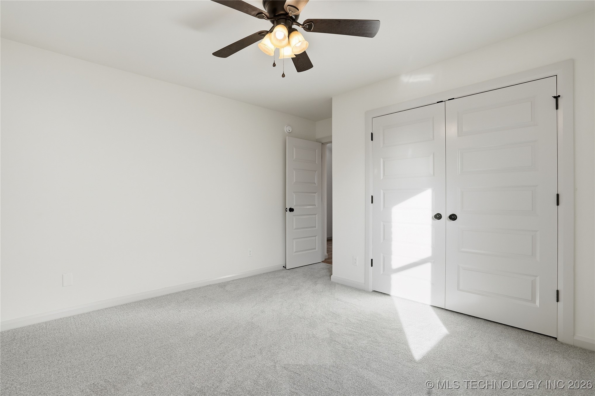 3821 W Edgewater Court