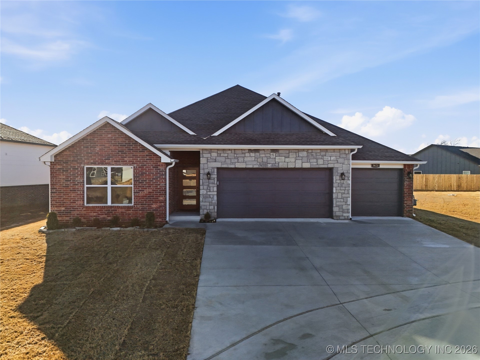 3821 W Edgewater Court