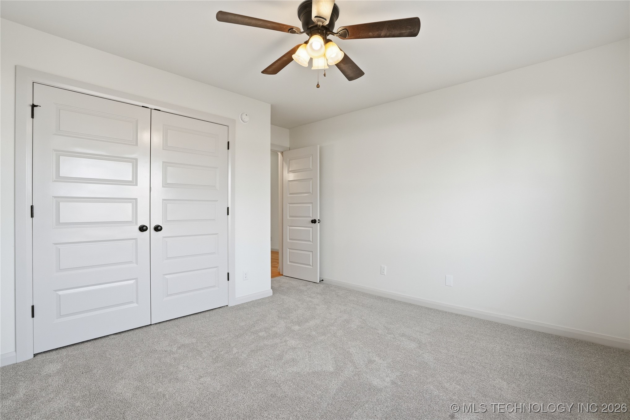 3821 W Edgewater Court