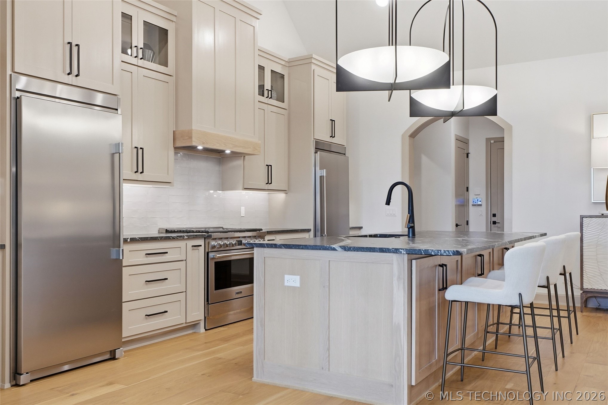 12011 S Vandalia Avenue