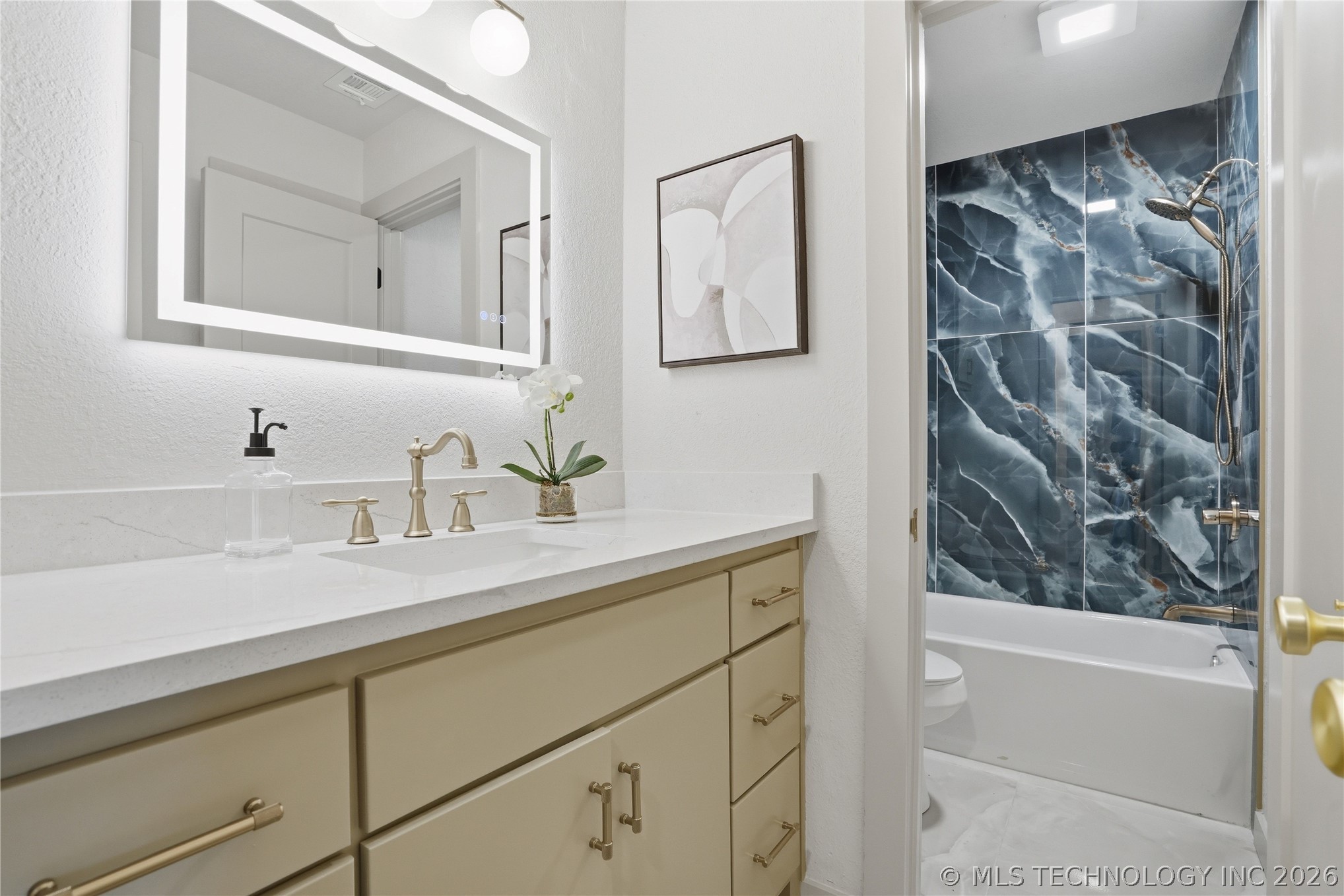 1122 S Division Street