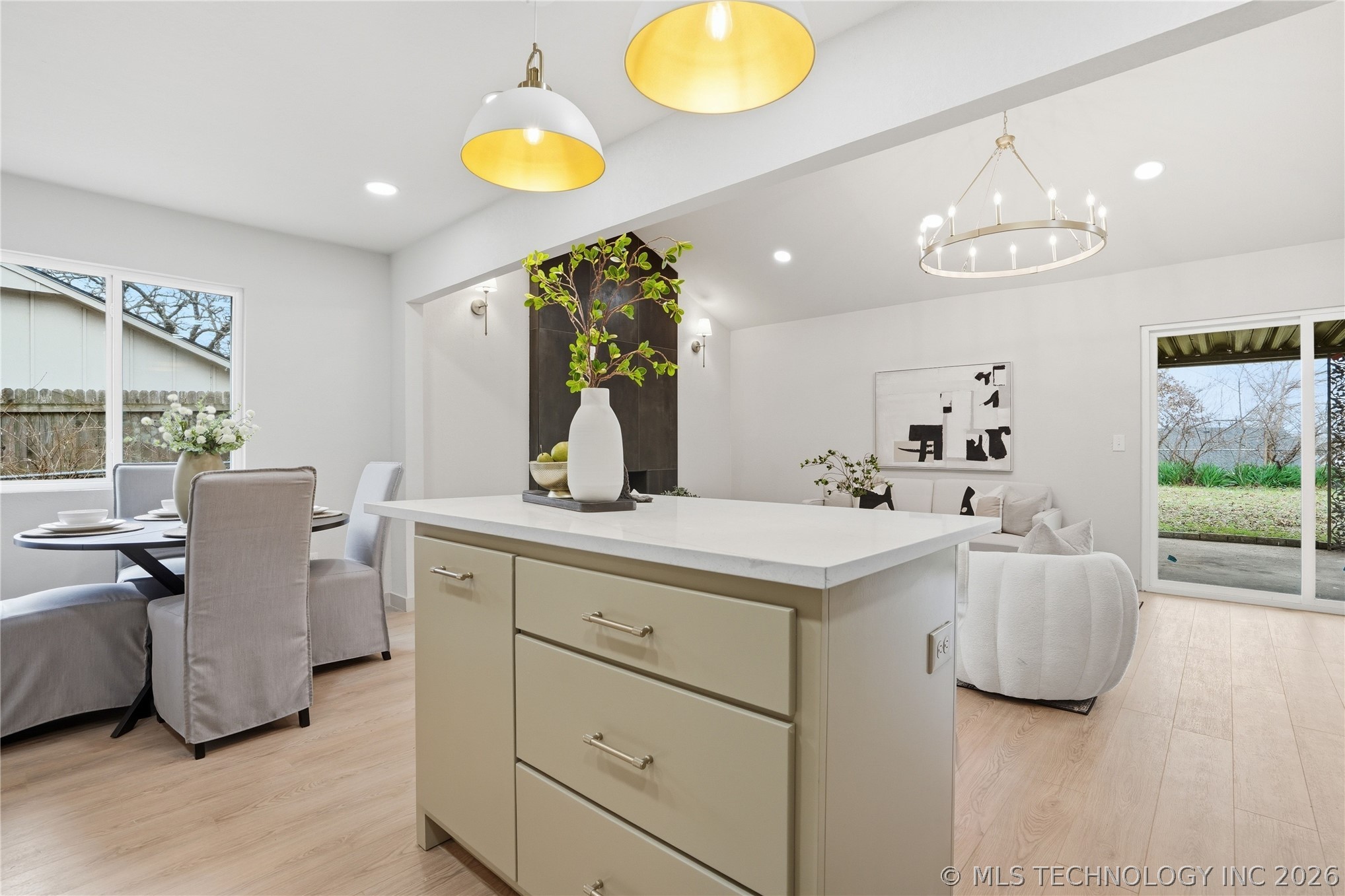 1122 S Division Street