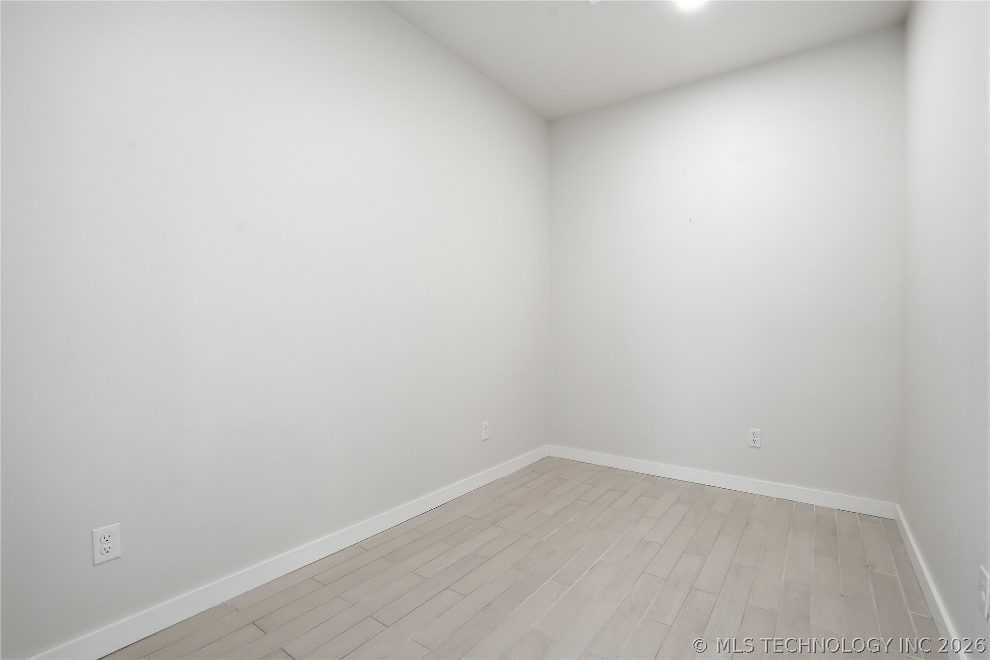 9545 N Cincinnati Street