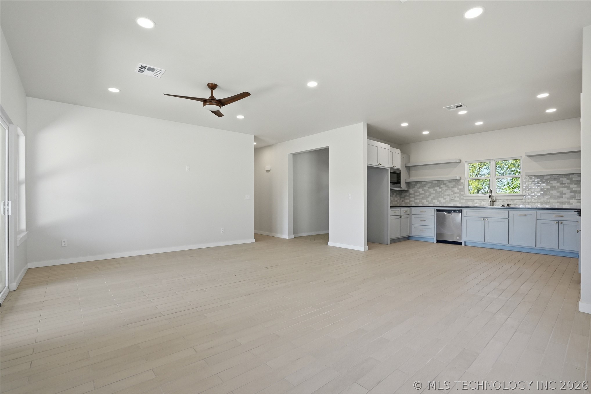 9545 N Cincinnati Street